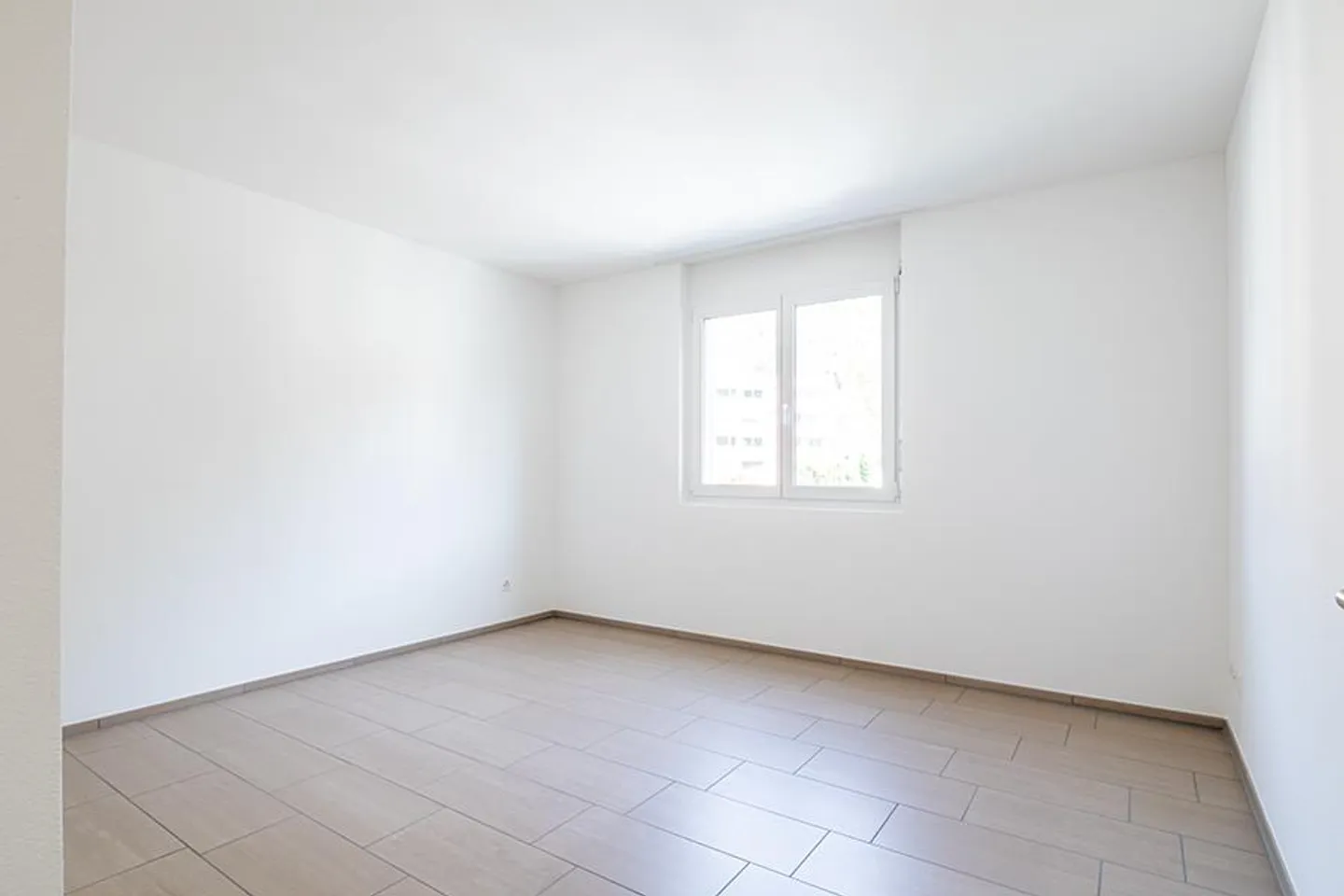 MODERNE 3.5-ZIMMER-WOHNUNG IN BELLINZONA NORD - Foto 7 von 9