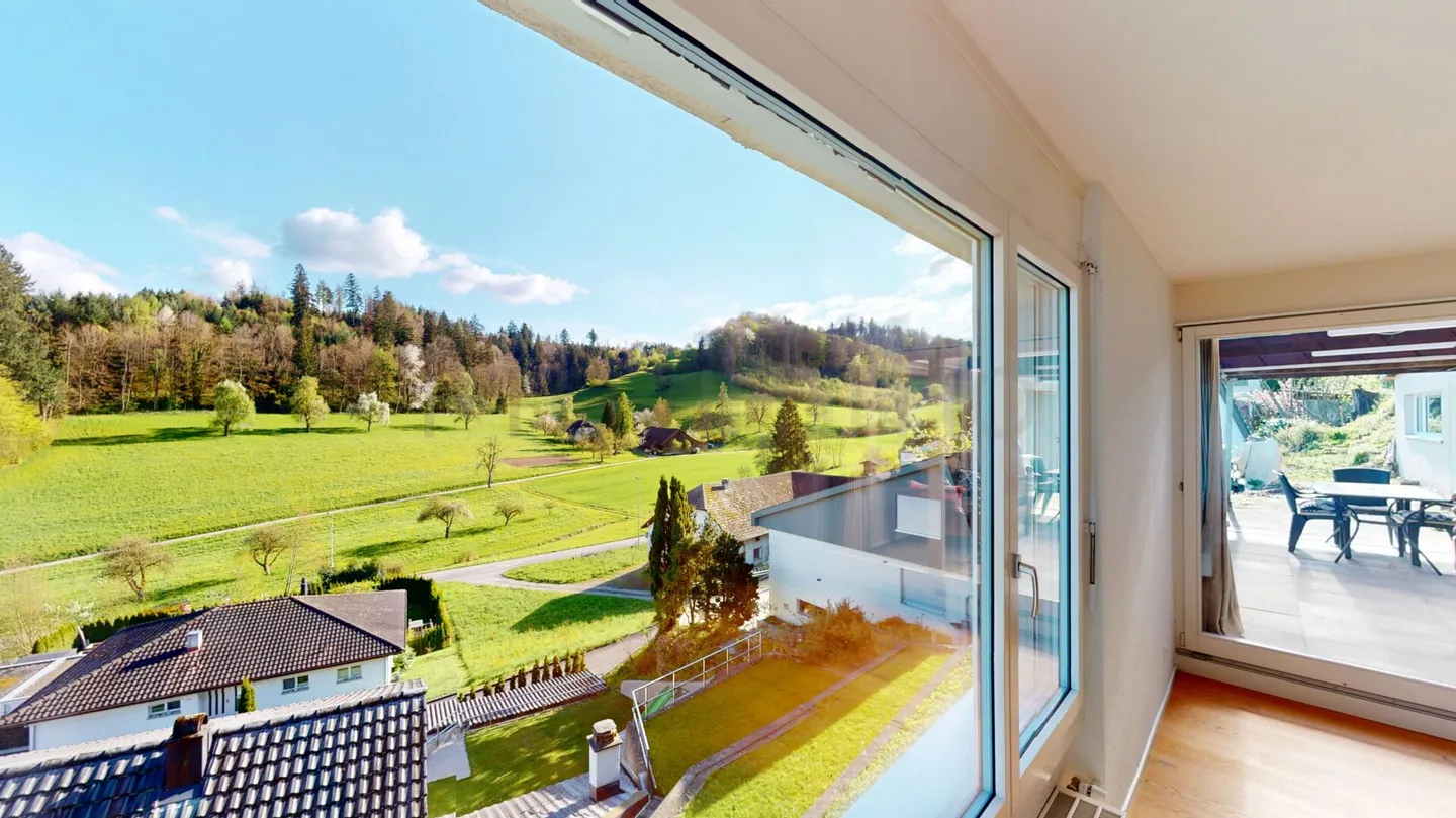 4.5-Room Terrace House with Breathtaking Views in Unterkulm AG - Photo 1 of 17