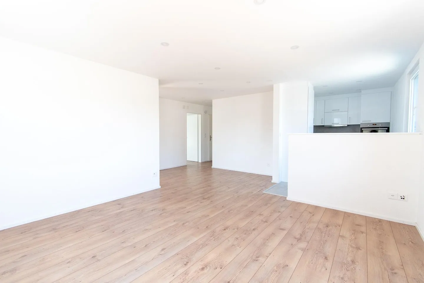 Helle 3.5 Zimmer-Wohnung mit Balkon - Foto 2 von 13