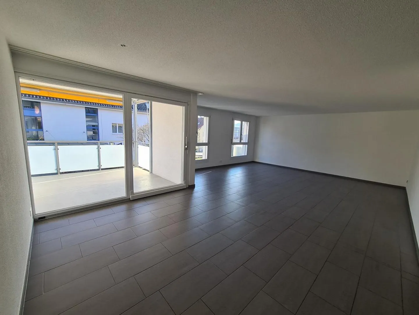 Beautiful apartment in a good location - Photo 3 of 8