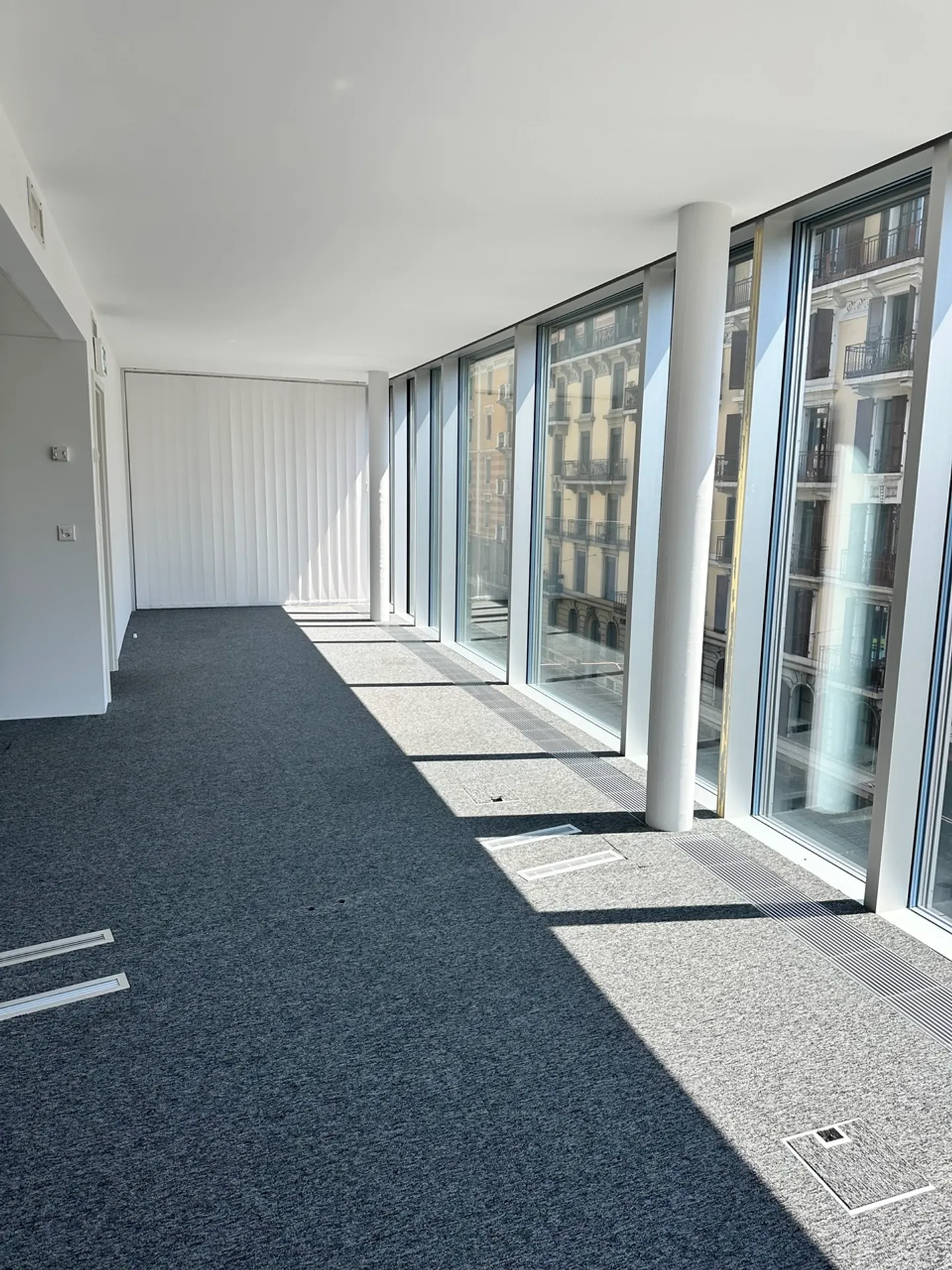 Office for rent in the heart of Jonction - Photo 2 of 5