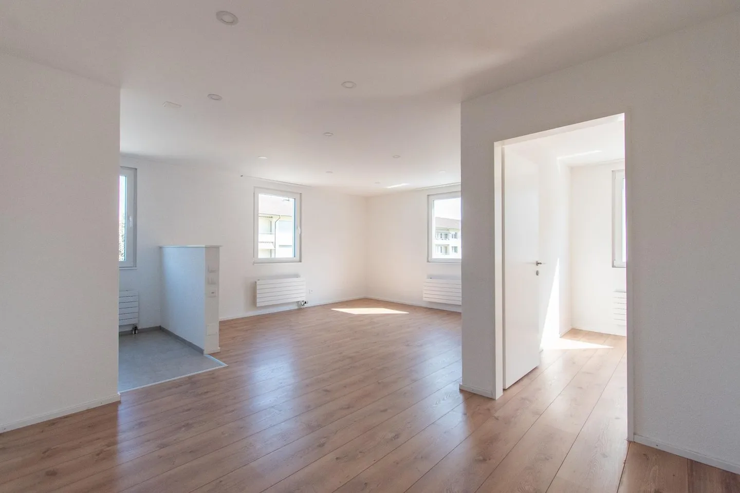 Helle 3.5 Zimmer-Wohnung mit Balkon - Foto 3 von 13
