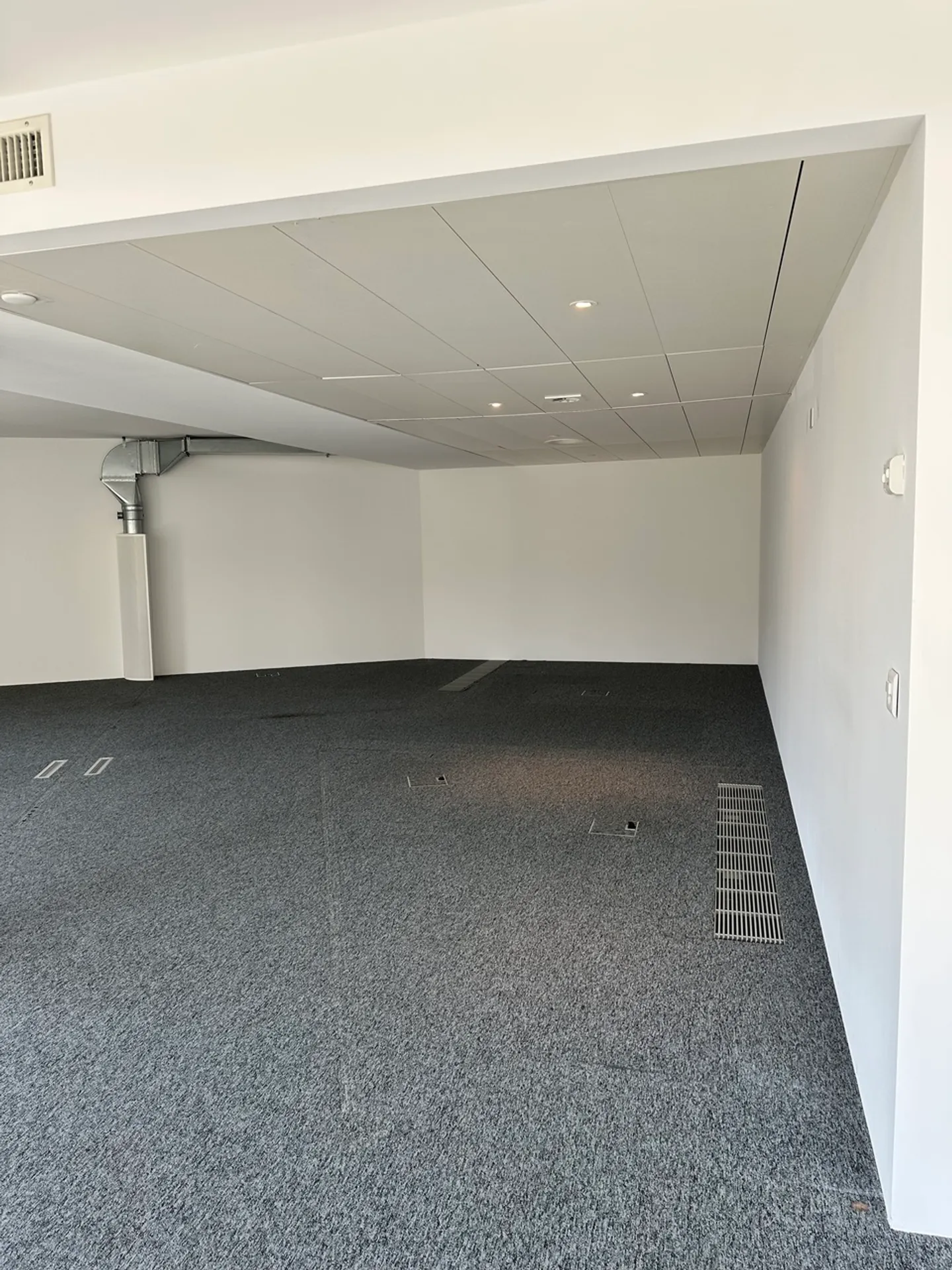 Office for rent in the heart of Jonction - Photo 4 of 5