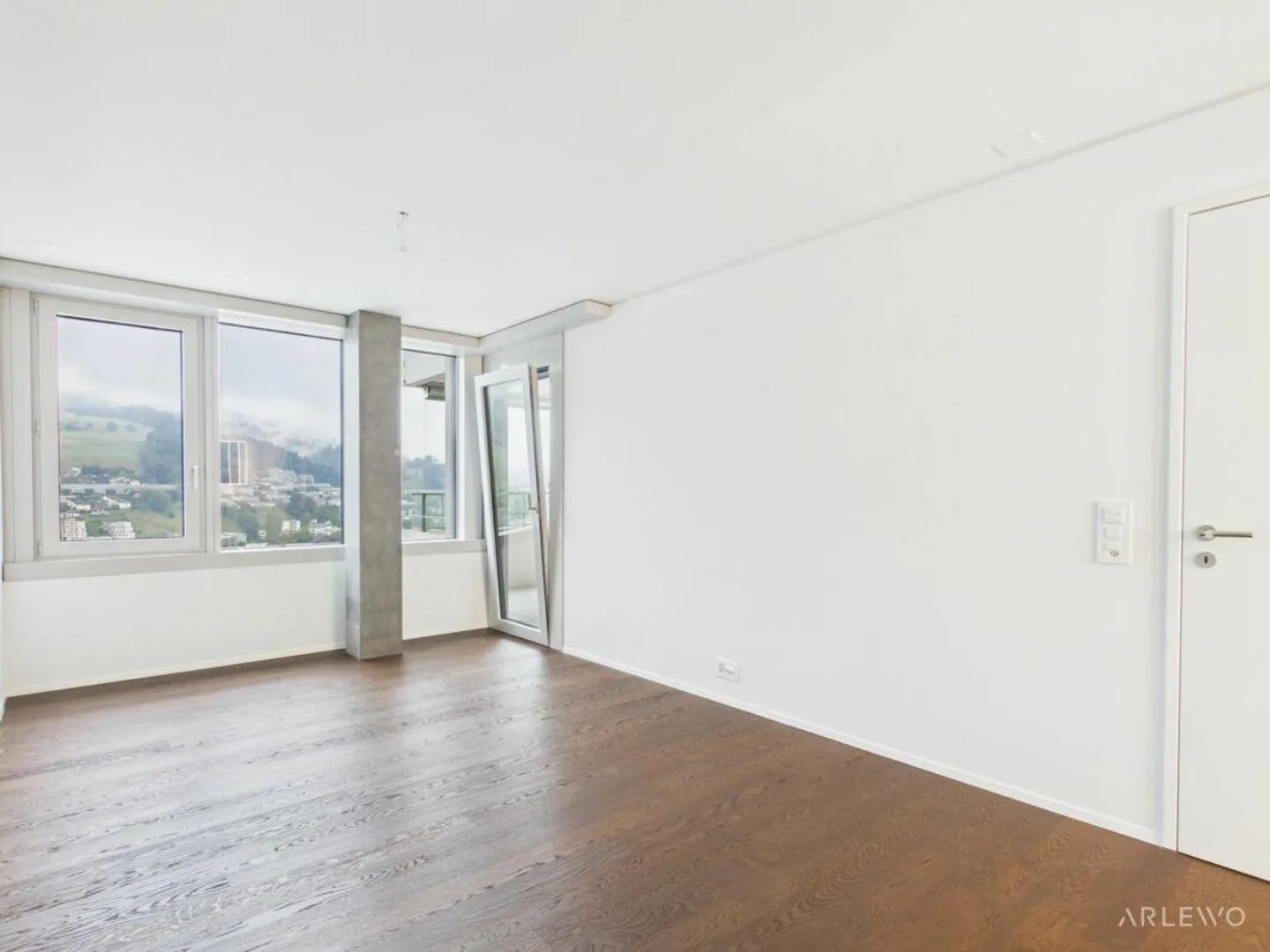 Soaring High: Exclusive Living with a View of Pilatus. - Photo 8 of 13
