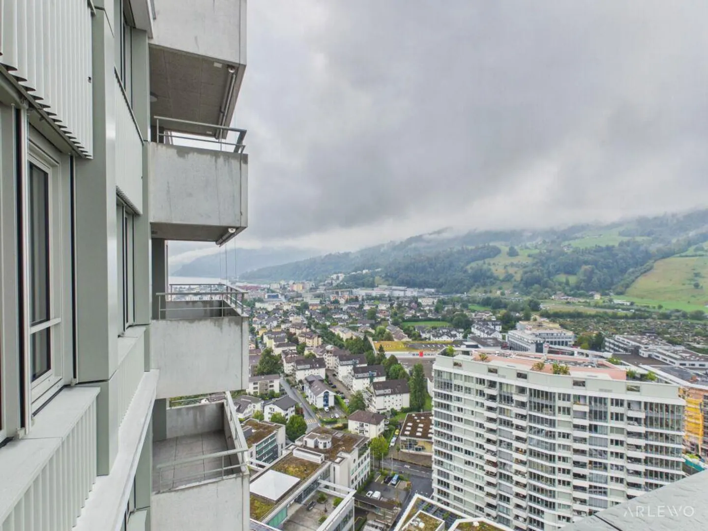 Soaring High: Exclusive Living with a View of Pilatus. - Photo 12 of 13