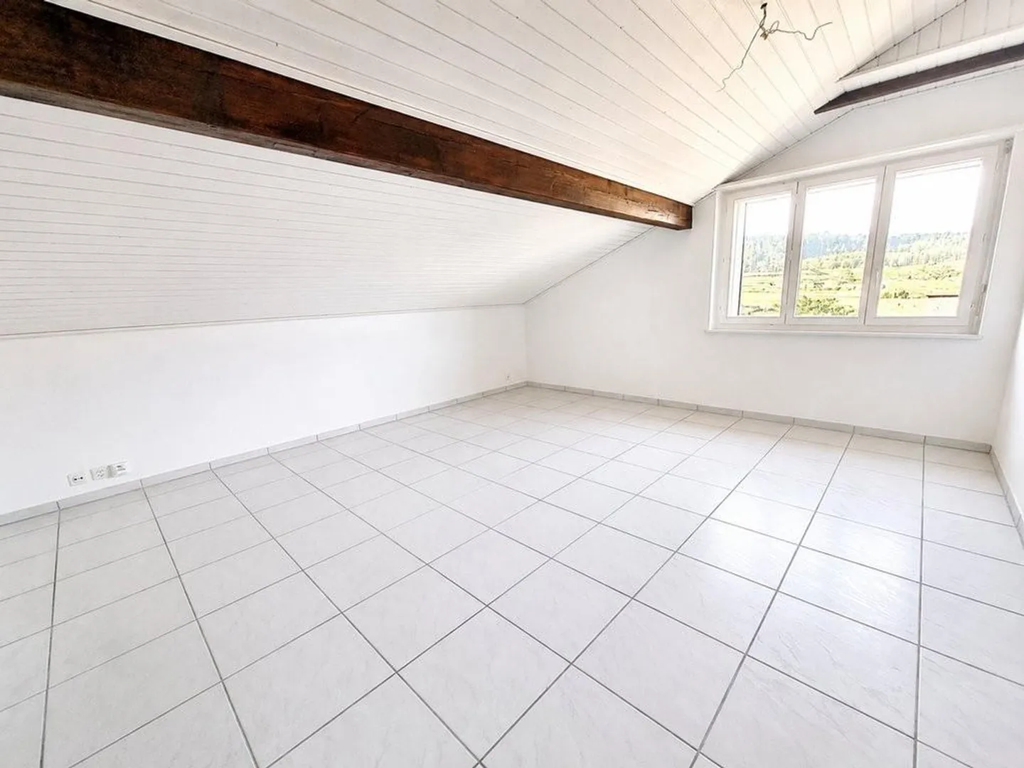 Appartement 3 pièces confortable sous les combles - Photo 2 sur 5