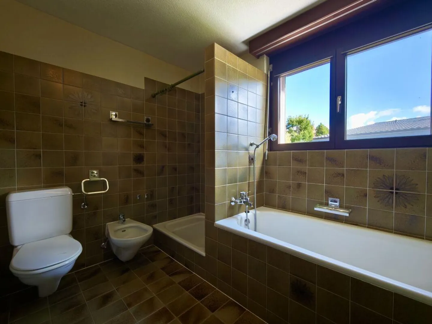 Casa unifamiliare con potenziale nel centro del villaggio - Foto 9 di 10