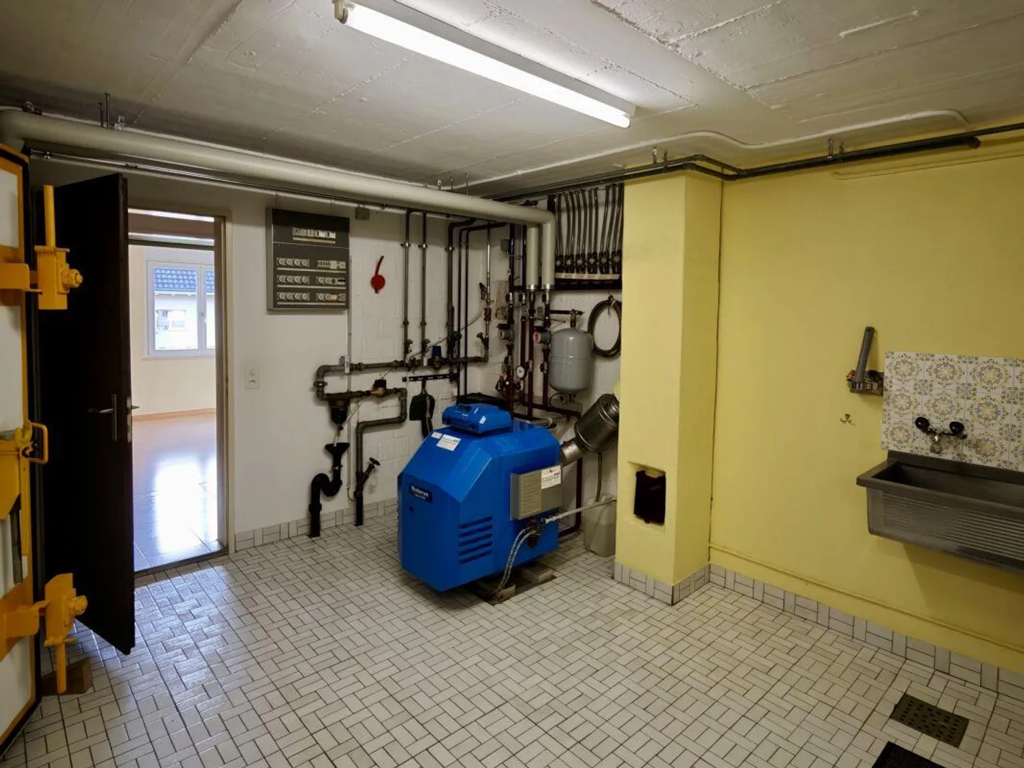 Casa unifamiliare con potenziale nel centro del villaggio - Foto 10 di 10