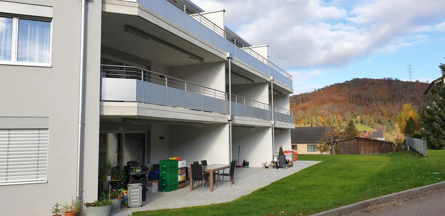 2.5-Room Apartment - Photo 2 of 2