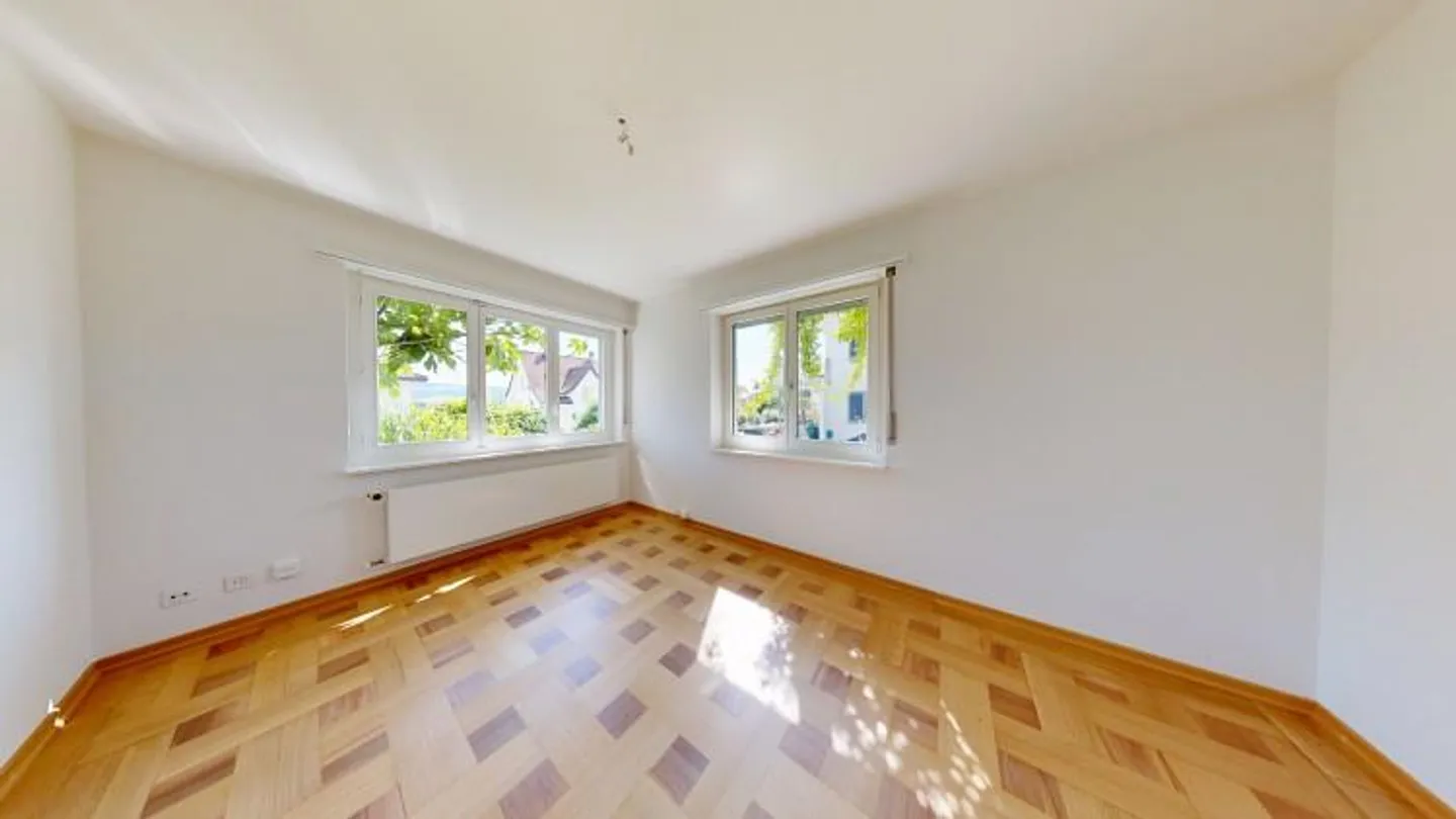 Familienfreundliches 5.5-Zimmer Einfamilienhaus an ruhiger Lage in ... - Foto 4 von 13