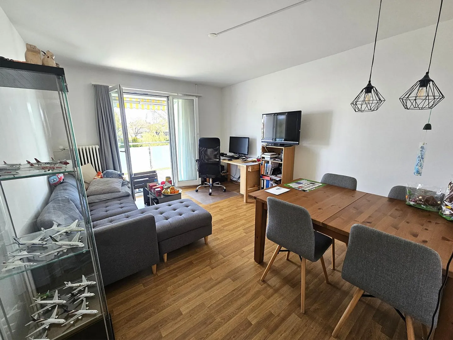 Apartment looking for a single! - Photo 1 of 9