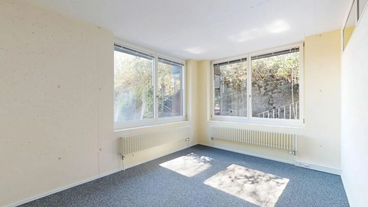 Moderner Gewerberaum mit 72 m² Fläche und 42 m² Empfangsbereich und Küche im markanten GWAND in Merenschwand - Foto 4 von 16