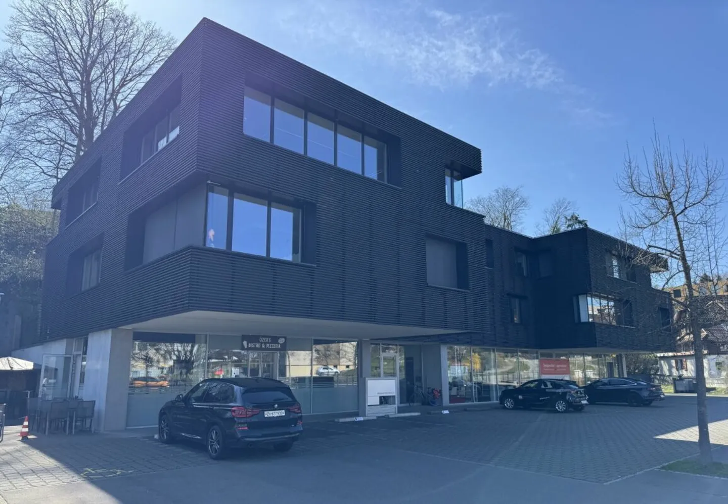 Moderner Gewerberaum mit 72 m² Fläche und 42 m² Empfangsbereich und Küche im markanten GWAND in Merenschwand - Foto 14 von 16