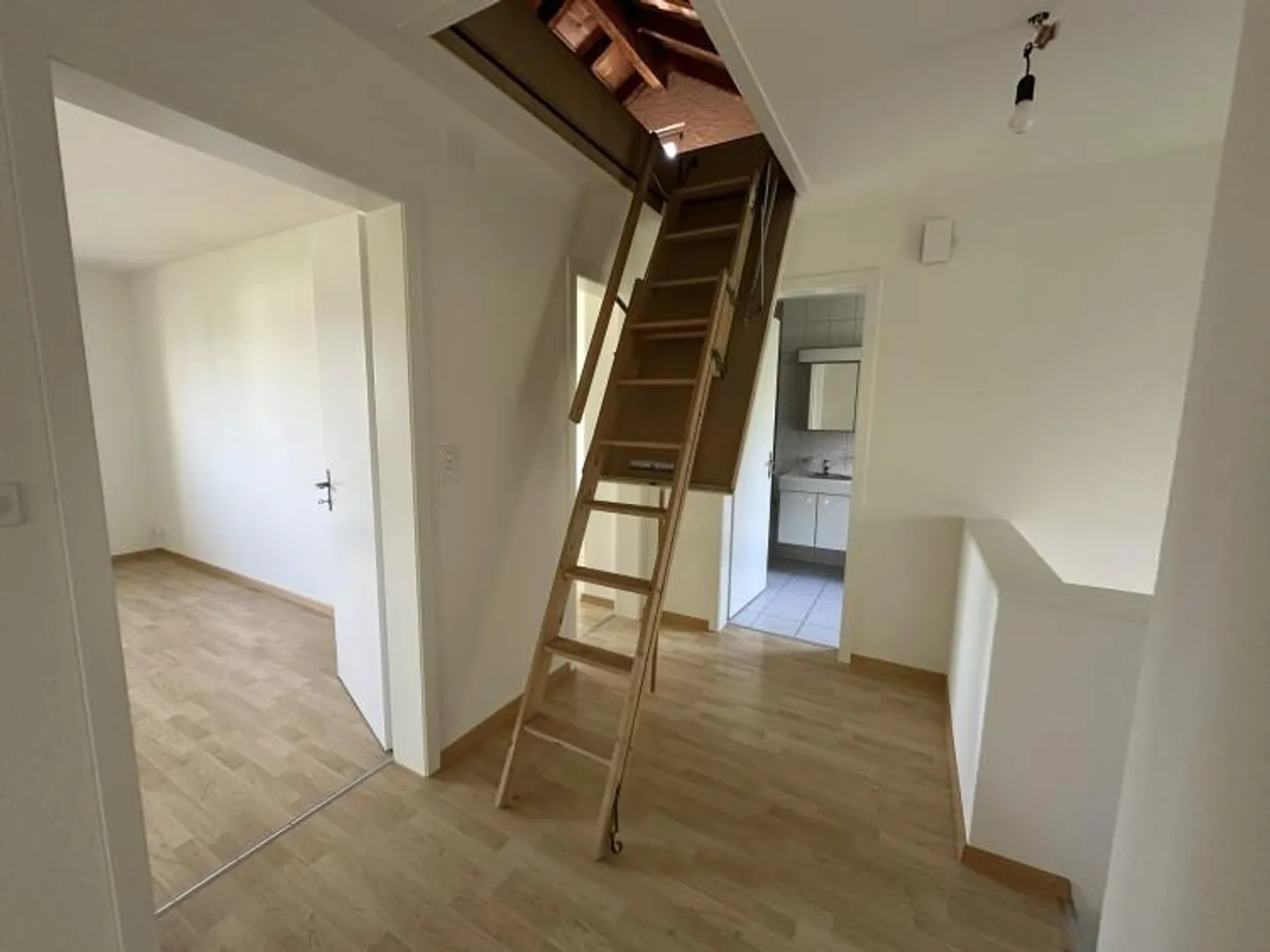 Familienfreundliches 5.5-Zimmer Einfamilienhaus an ruhiger Lage in ... - Foto 12 von 13