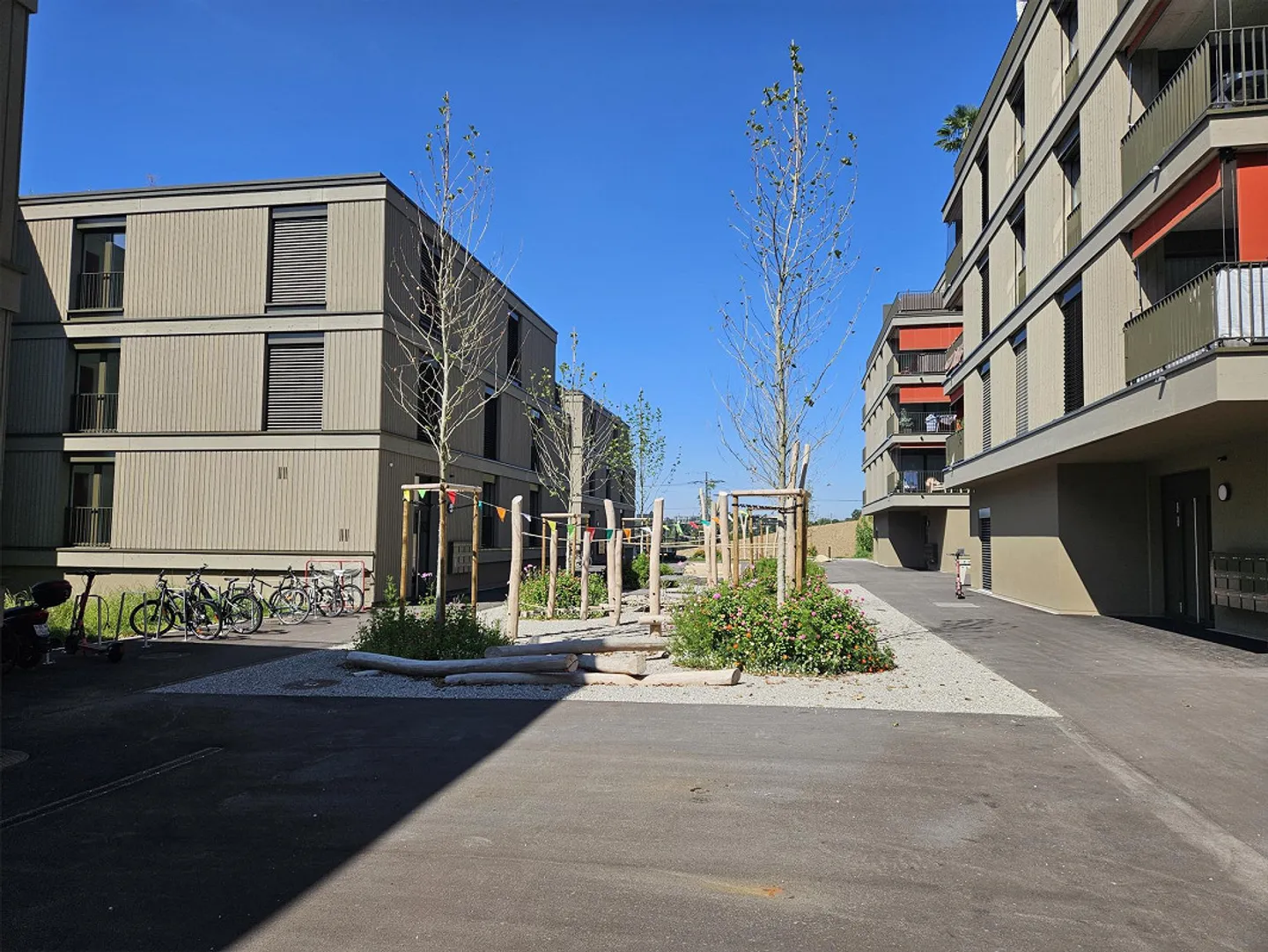 Appartement lumineux et moderne de 4,5 pièces avec loggia à Gümligen ! - Photo 1 sur 12