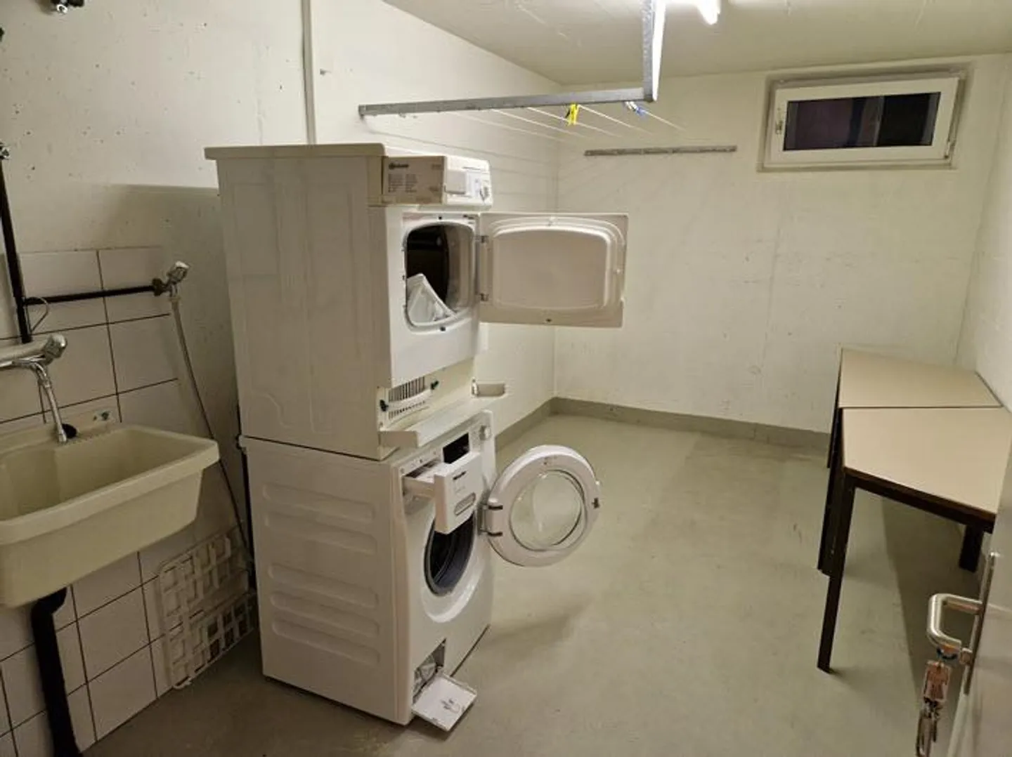 Modern 3.5-room apartment with balcony in Greifensee - Photo 8 of 9