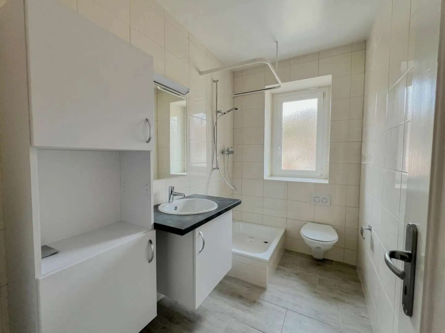 Appartamento con 3 camere completamente ristrutturato - Foto 6 di 7