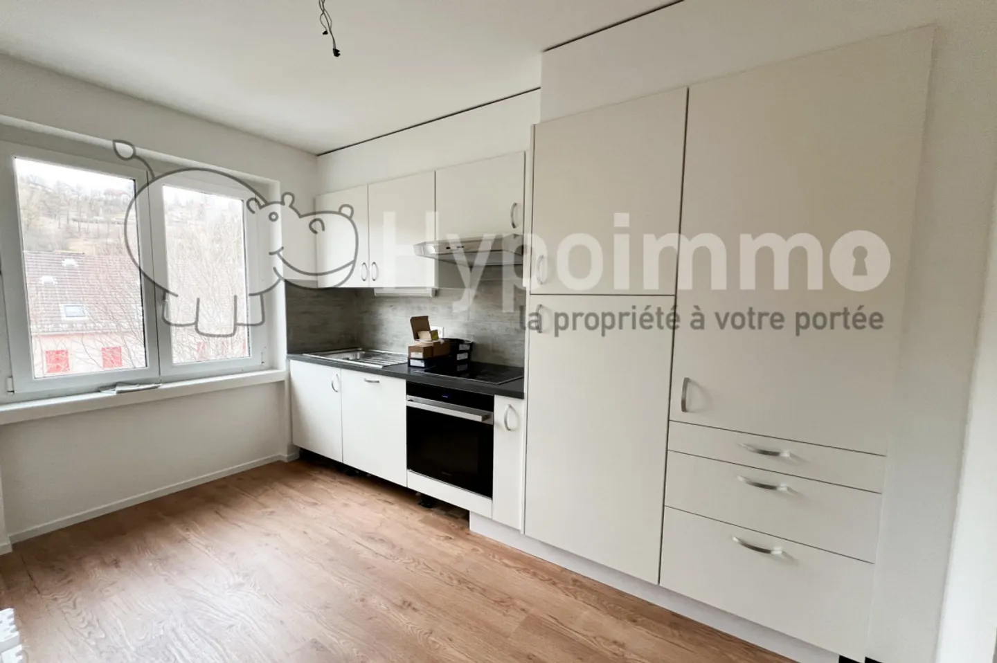 Appartamento con 3 camere completamente ristrutturato - Foto 1 di 7