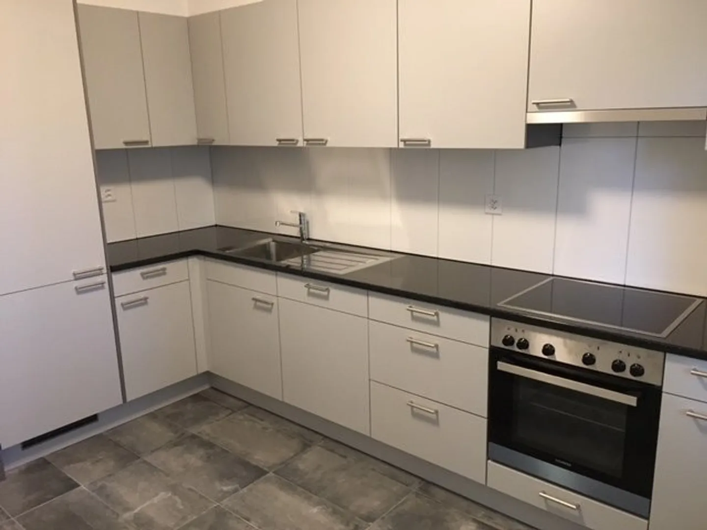 Bright and spacious 3.5 room apartment - Photo 1 of 7