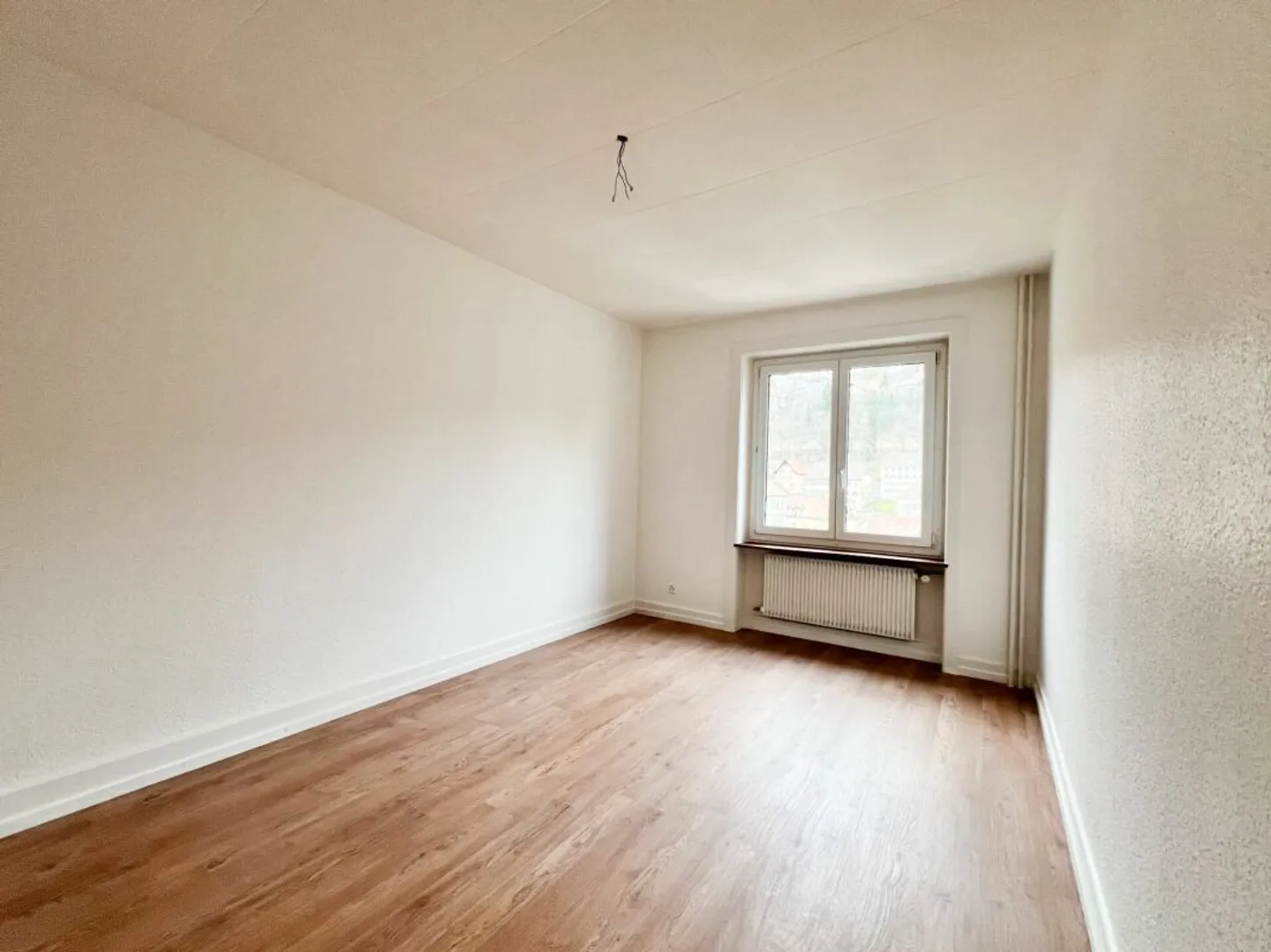 Appartamento con 3 camere completamente ristrutturato - Foto 2 di 7