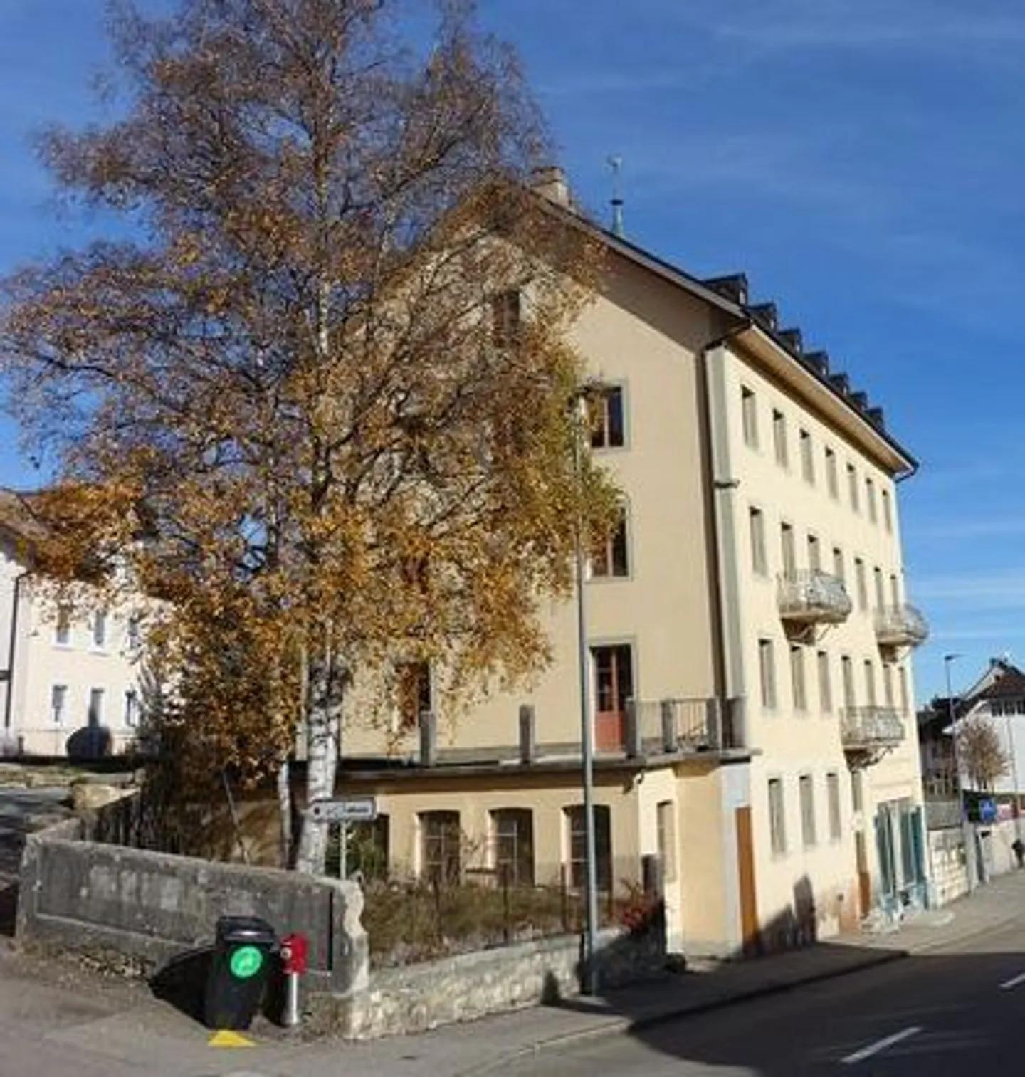 Tramelan - Fully renovated 3.5 room apartment (1st month free) - Photo 6 of 7