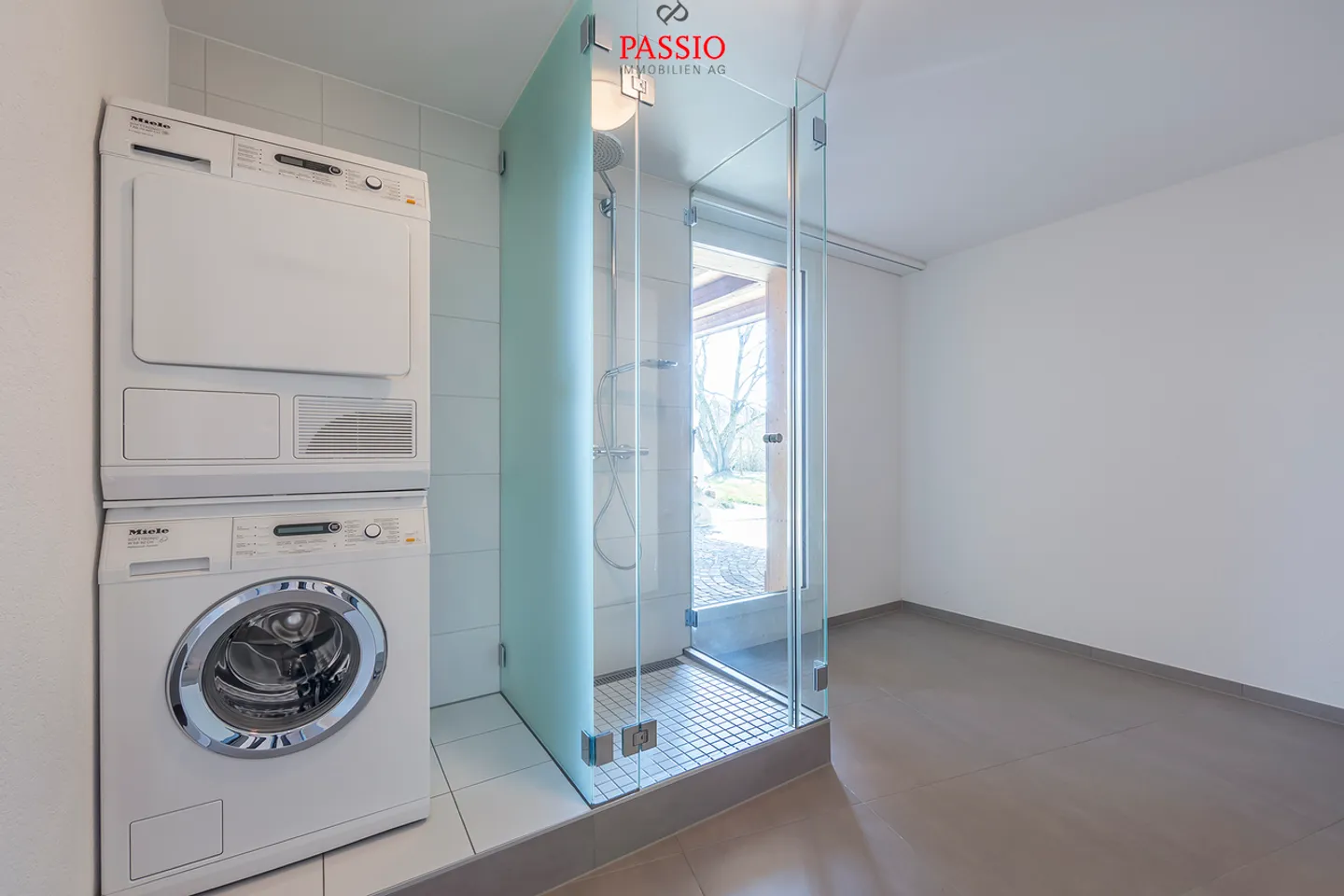 Vie exclusive sur 3 niveaux : Appartement luxueux de 7 pièces dans un emplacement privilégié - Photo 10 sur 21