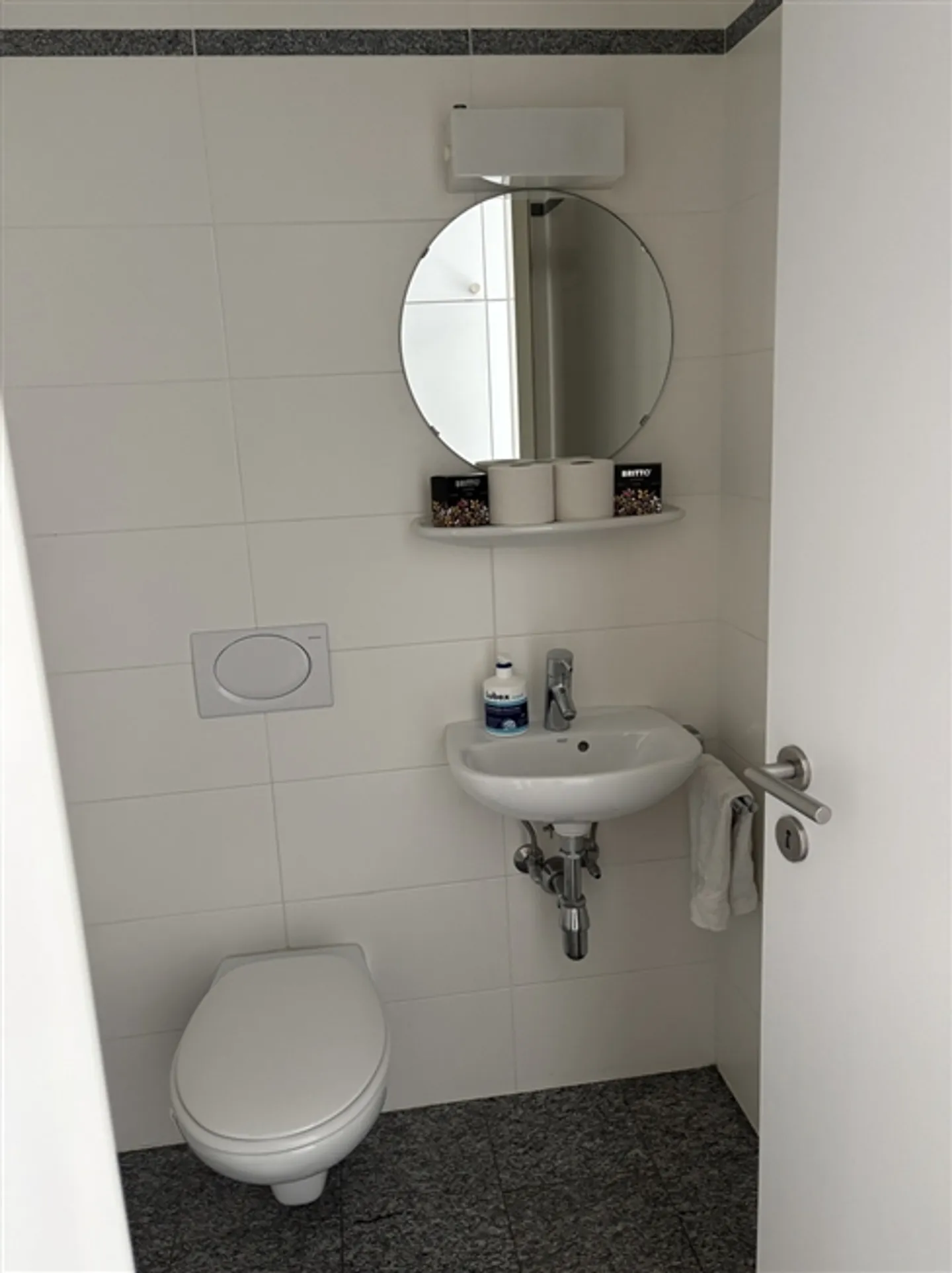 A SPACIOUS 4.5-ROOM DUPLEX FOR RENT - BELLINZONA CENTER - Photo 5 of 13