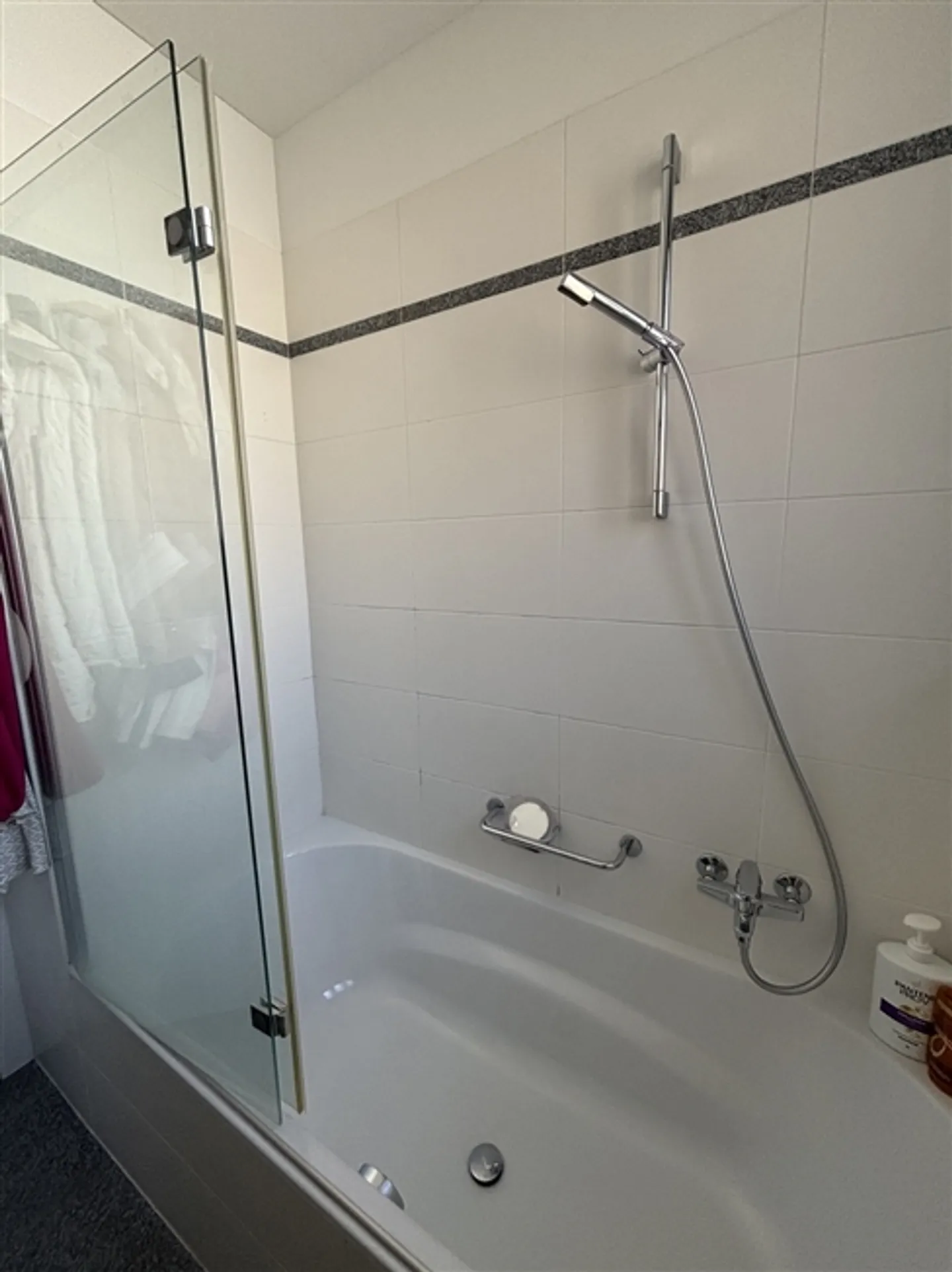 A SPACIOUS 4.5-ROOM DUPLEX FOR RENT - BELLINZONA CENTER - Photo 7 of 13