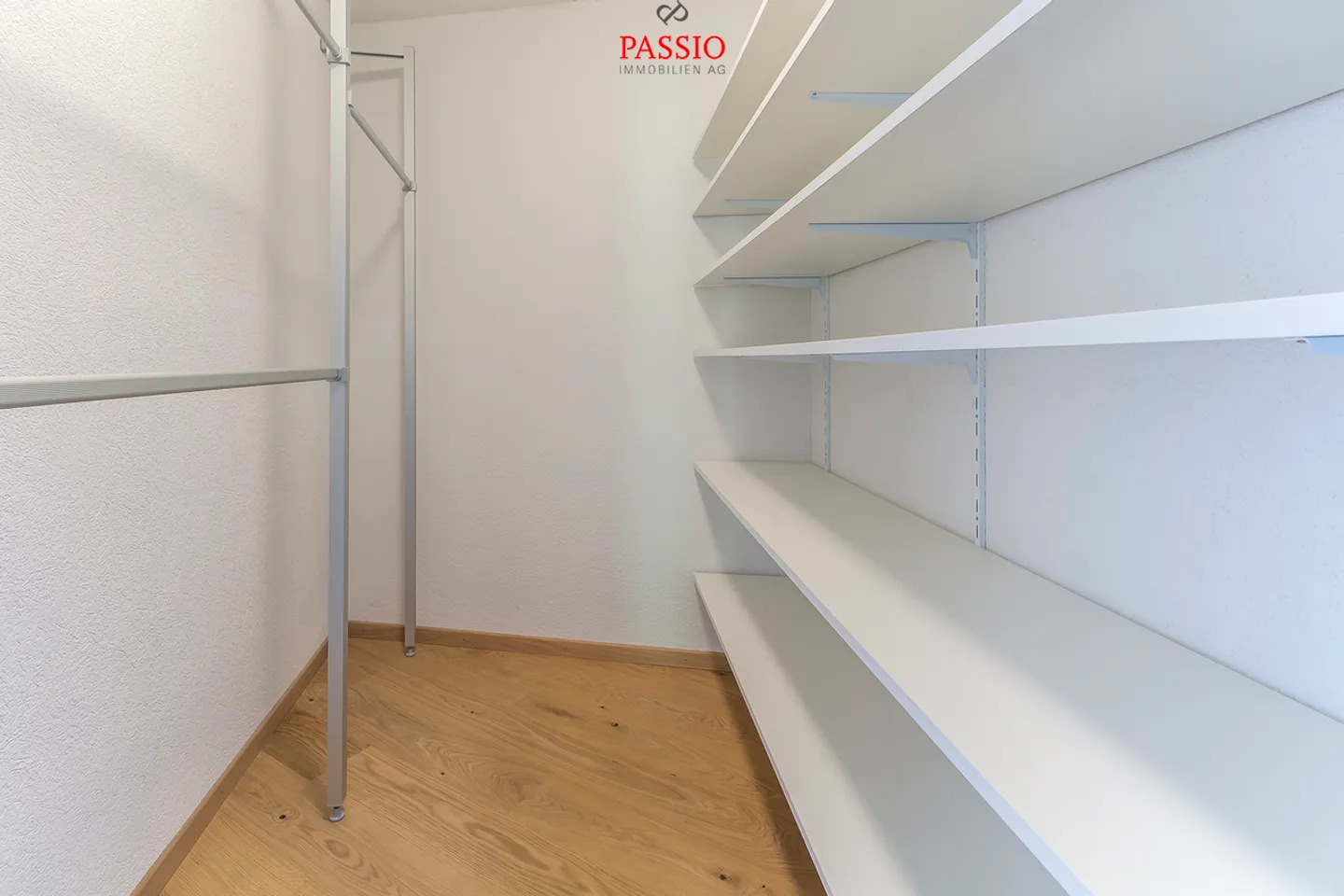 Vie exclusive sur 3 niveaux : Appartement luxueux de 7 pièces dans un emplacement privilégié - Photo 14 sur 21