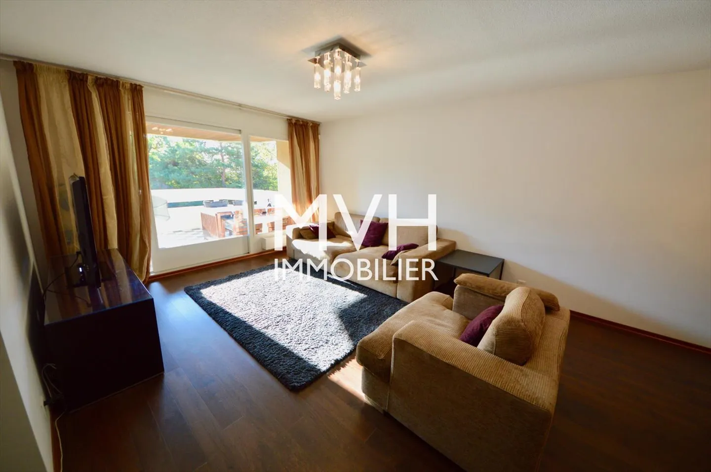 Apartment for rent - Photo 2 of 7