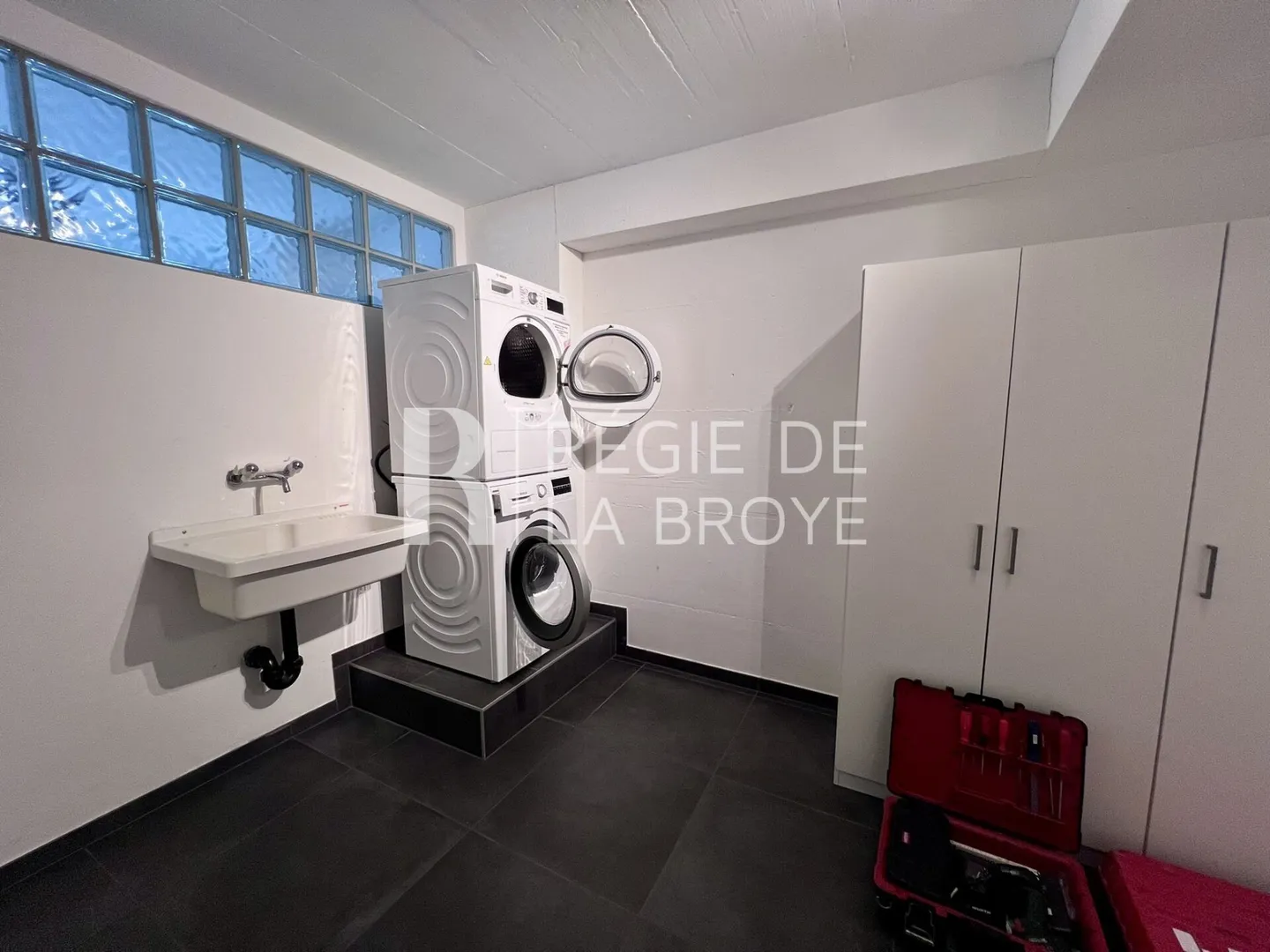 Stupenda villa a schiera di 5,5 stanze a Portalban - Foto 22 di 24