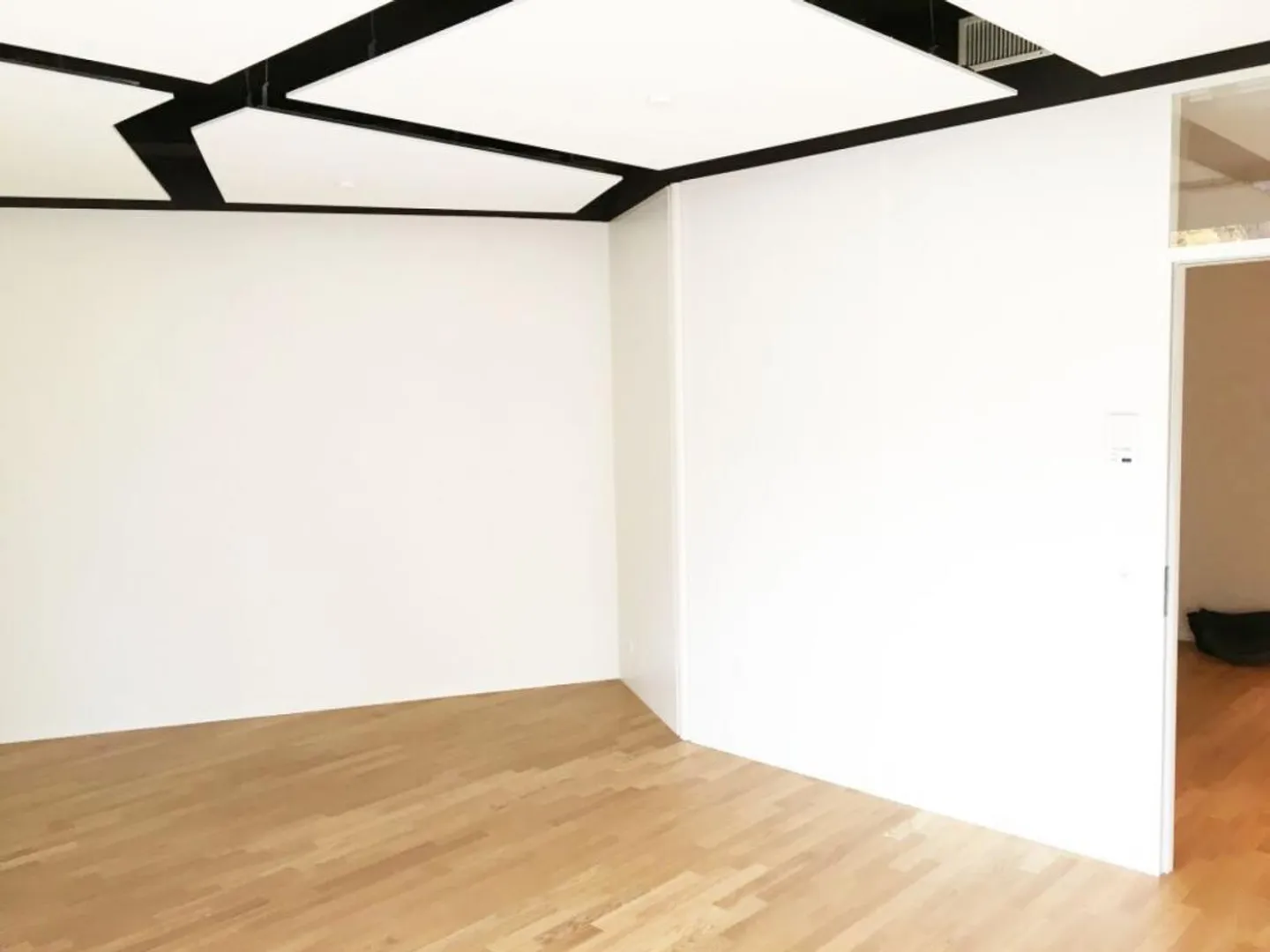 Office/Practice Space in a Busy Location in Malters - Photo 5 of 5