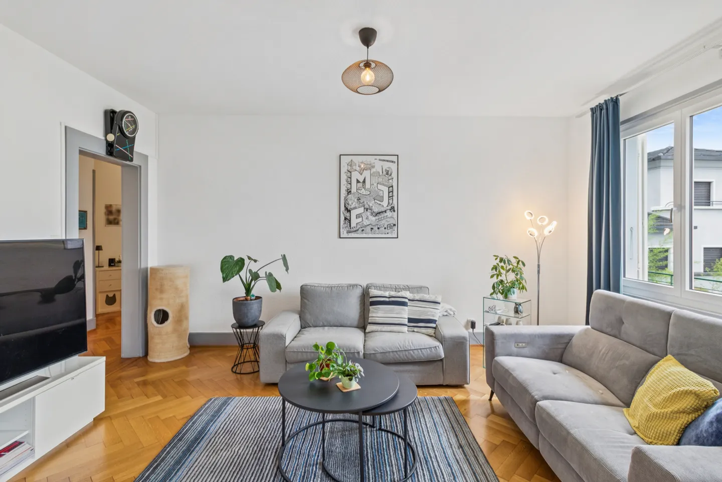 Beautiful property with three apartments and exceptional lake view - Photo 6 of 21