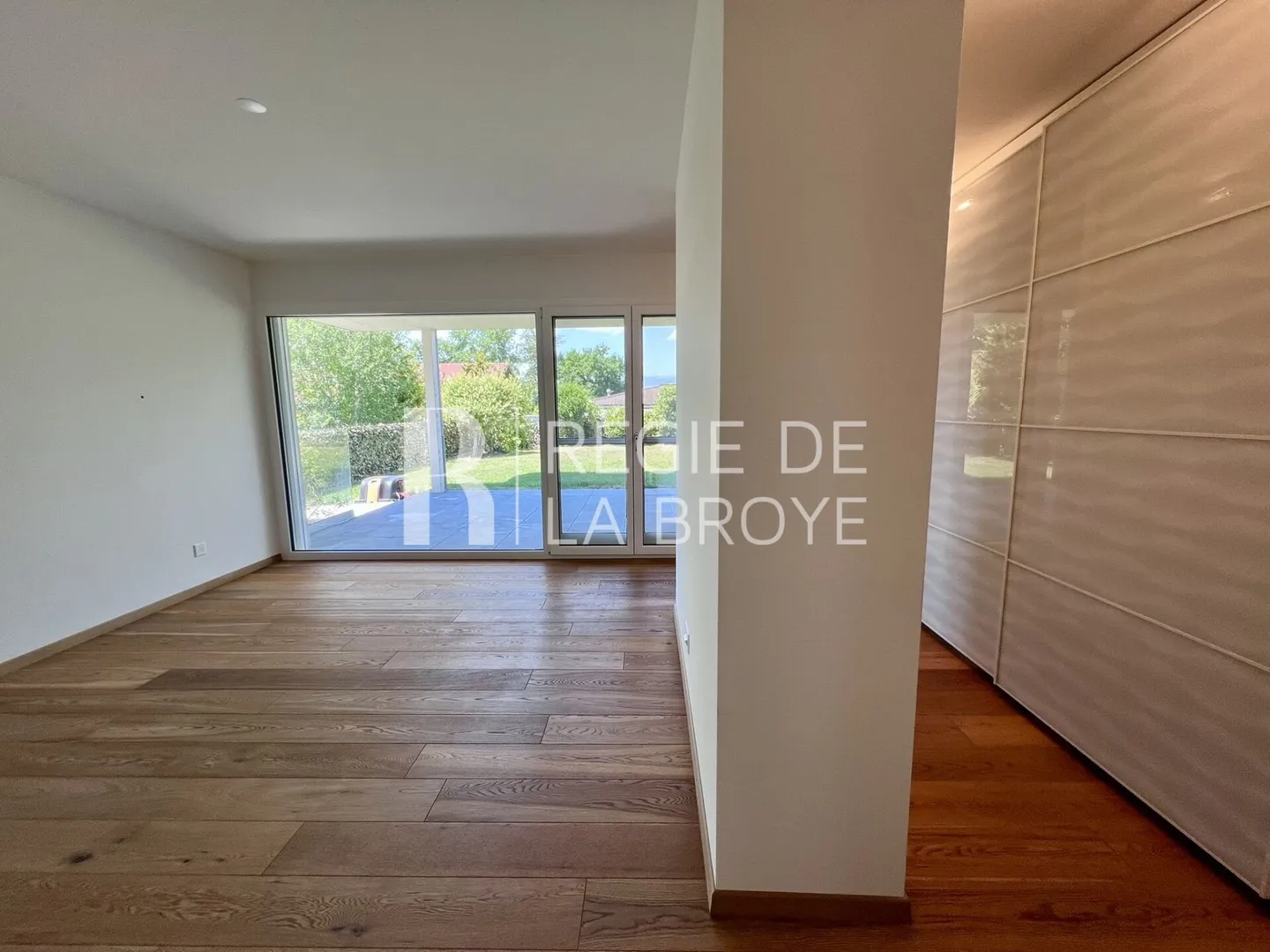 Stupenda villa a schiera di 5,5 stanze a Portalban - Foto 13 di 24