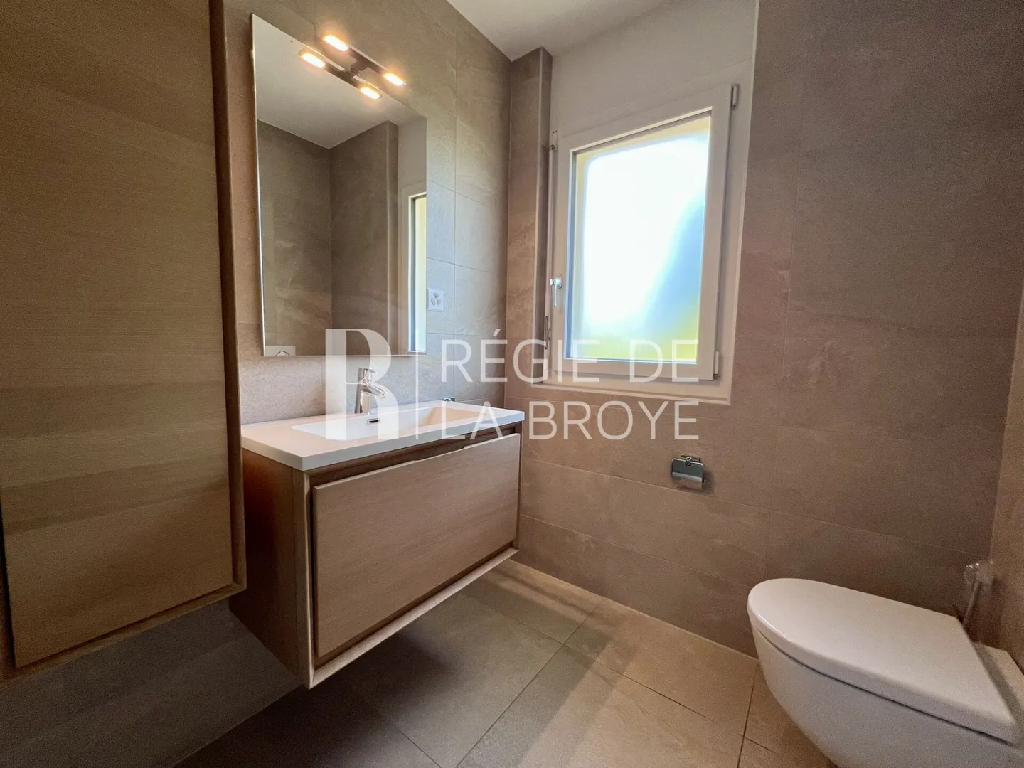 Stupenda villa a schiera di 5,5 stanze a Portalban - Foto 15 di 24