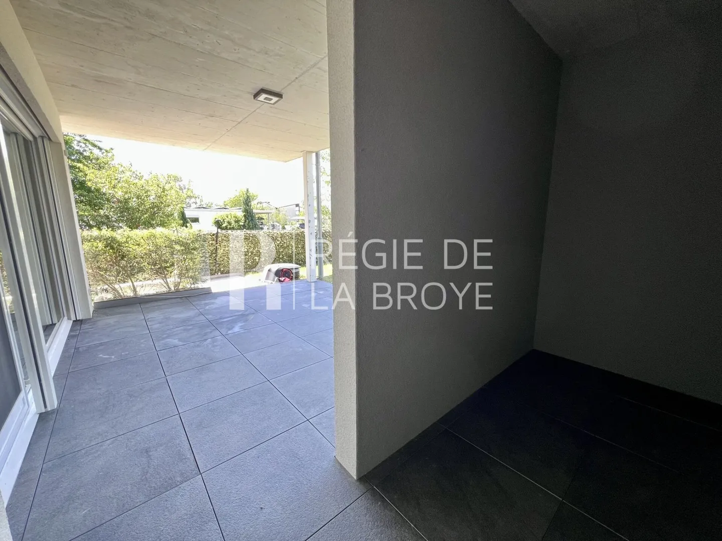 Stupenda villa a schiera di 5,5 stanze a Portalban - Foto 17 di 24