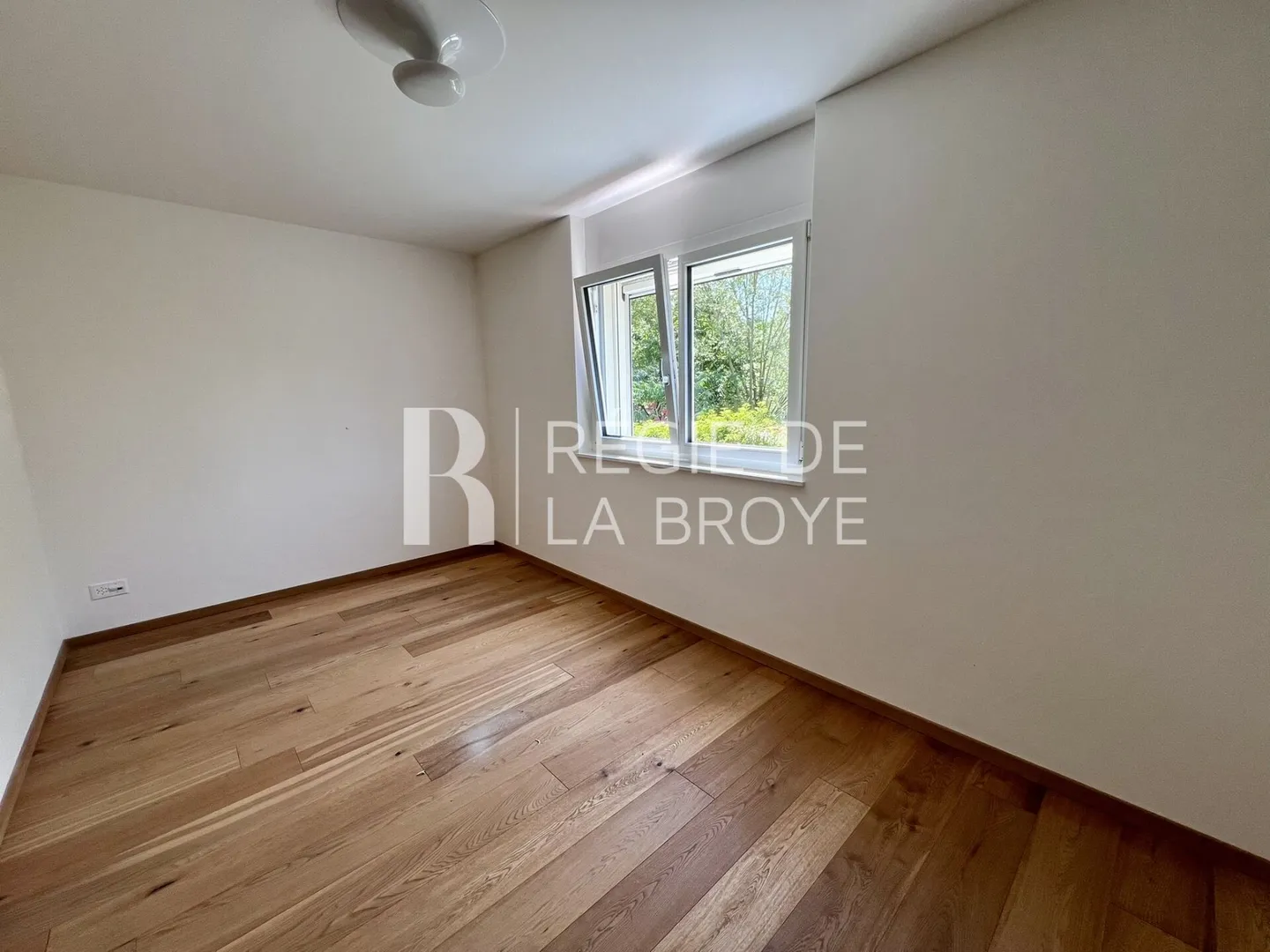 Stupenda villa a schiera di 5,5 stanze a Portalban - Foto 18 di 24