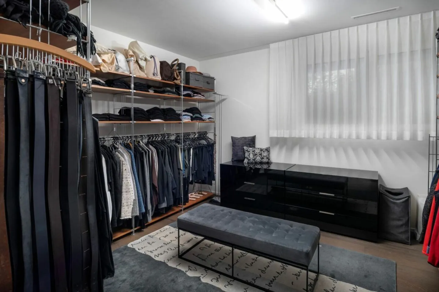 Space for High Demands: Terrace Apartment in the Leisihalden Quarter - Photo 11 of 14