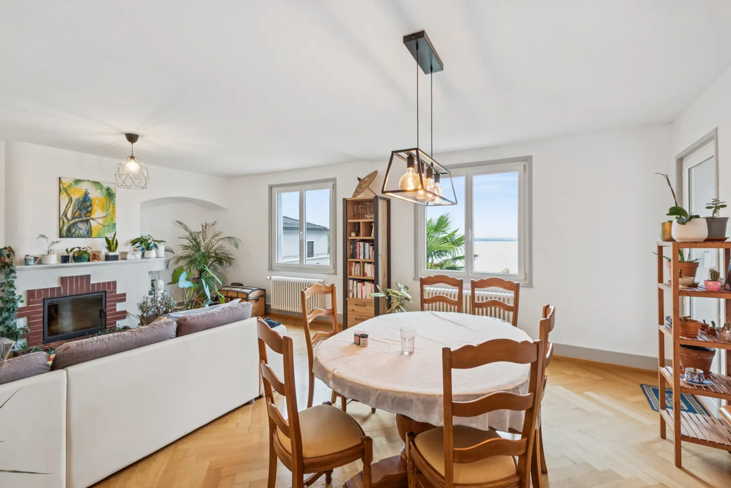 Beautiful property with three apartments and exceptional lake view - Photo 14 of 21