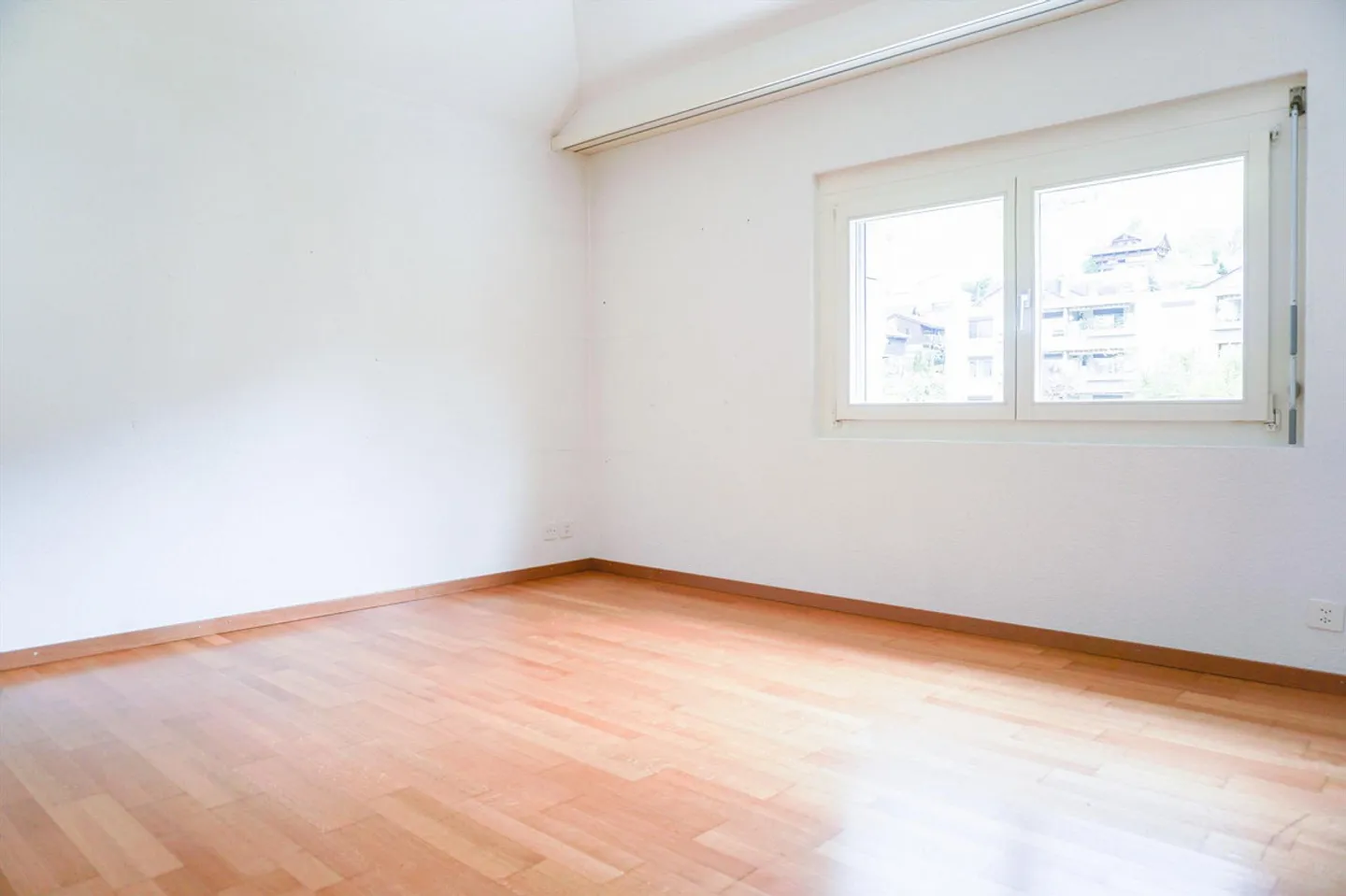 Bright apartment in a quiet location in Root! - Photo 5 of 8