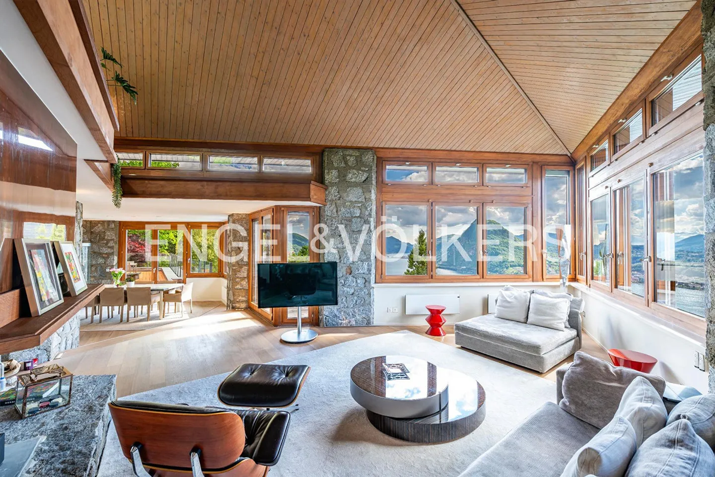 Villa di design esclusivo con vista lago e piscina - Foto 5 di 13