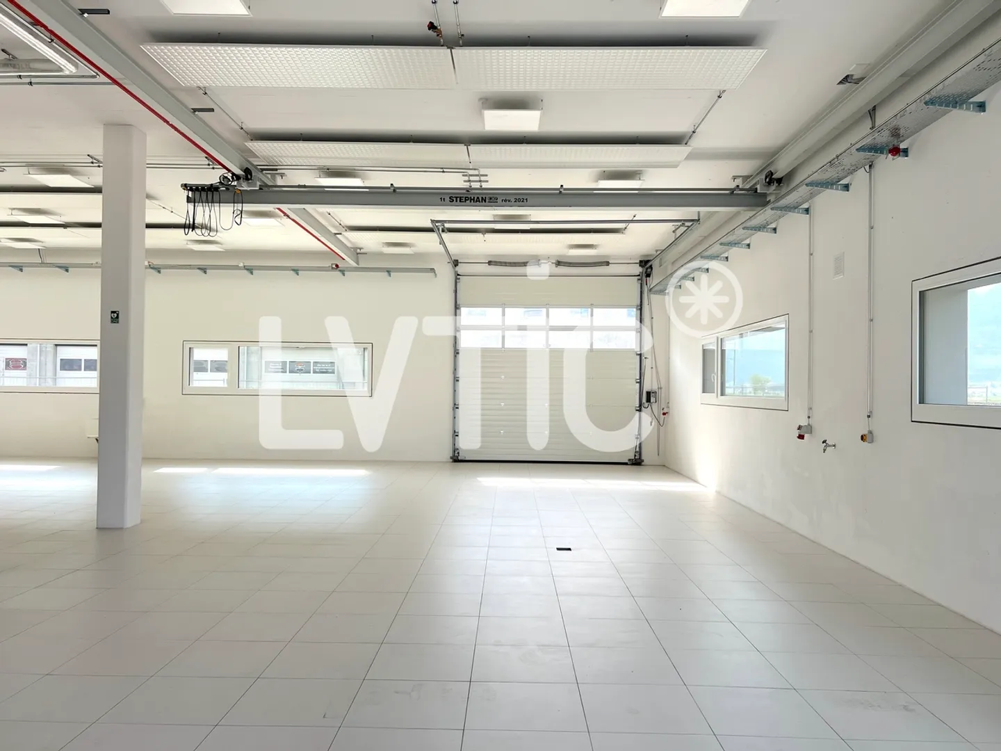 Bâtiment industriel, ateliers, bureaux à vendre de 1710 m2 à Collombey - Photo 5 sur 13