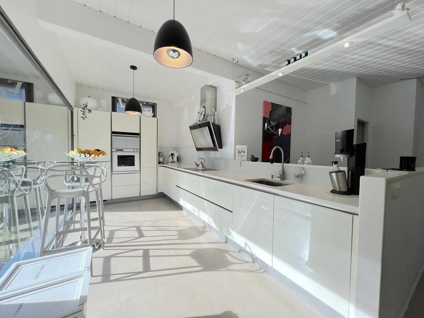 Sublime Detached Villa in a Quiet Location in a Green Environment - Photo 5 of 13