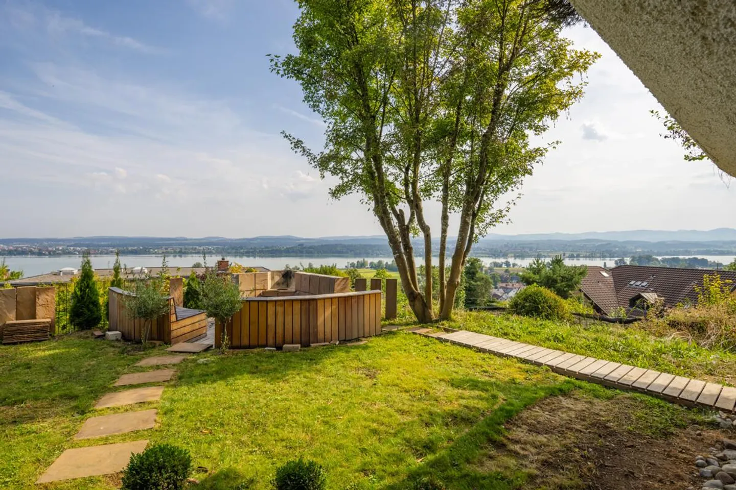 Maur: Haus mit Aussicht, Privatsphäre und flexiblem Raumkonzept - Foto 3 von 7
