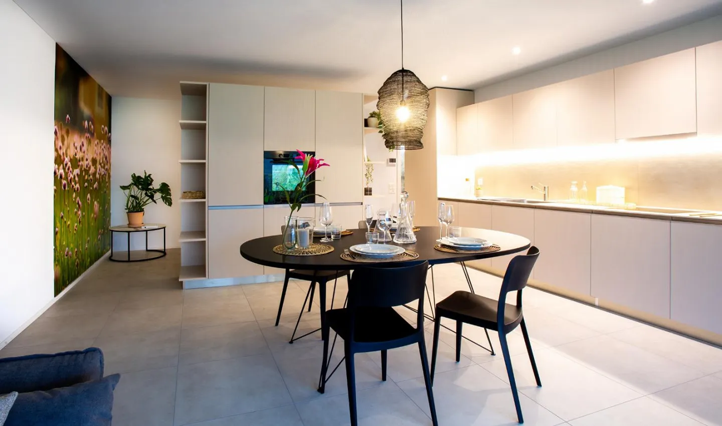APPARTAMENTO ELEGANTE DI 4,5 STANZE A LUMINO (TI) - Foto 1 di 8