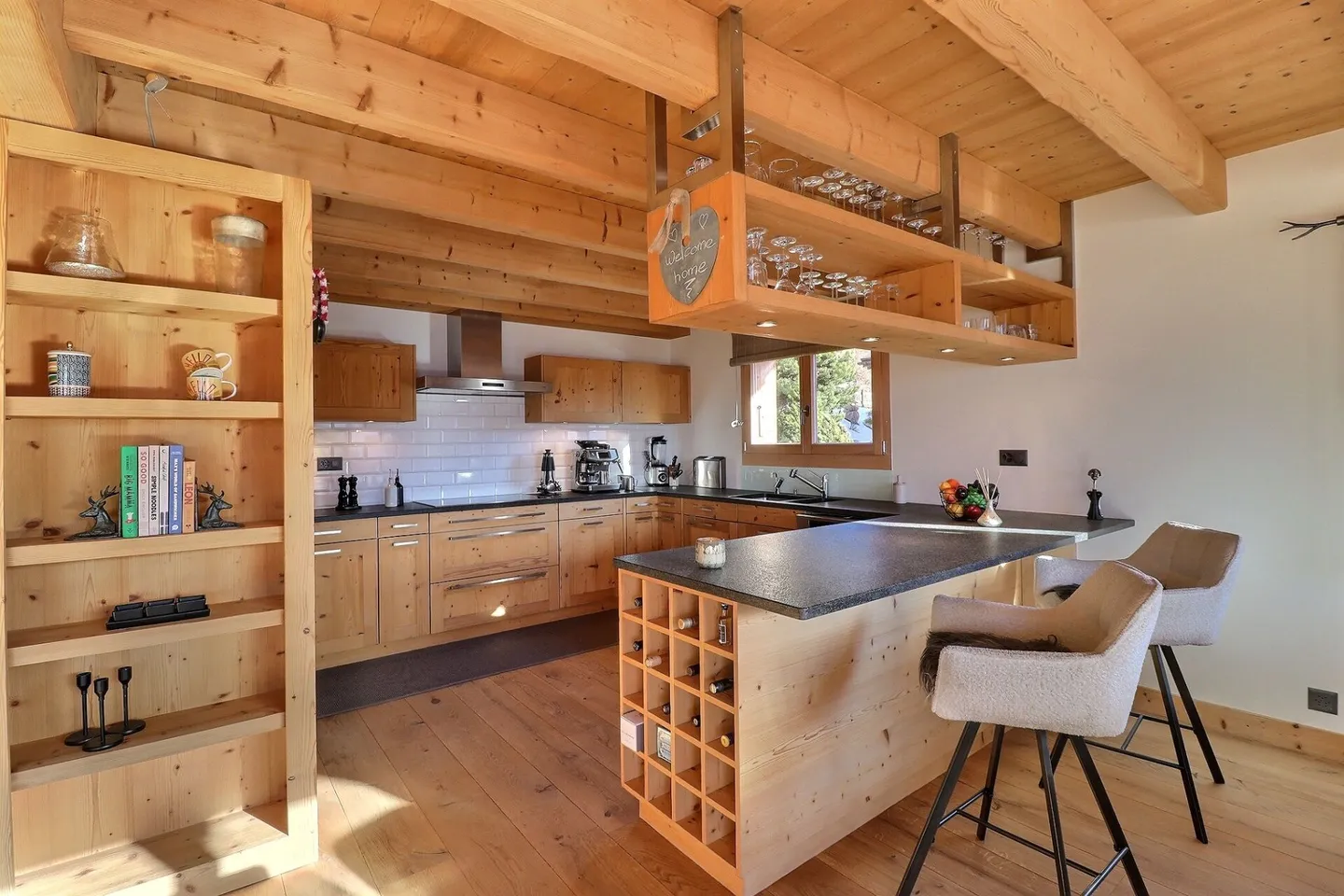 8-Zimmer-Chalet mit Panoramablick - Foto 7 von 34