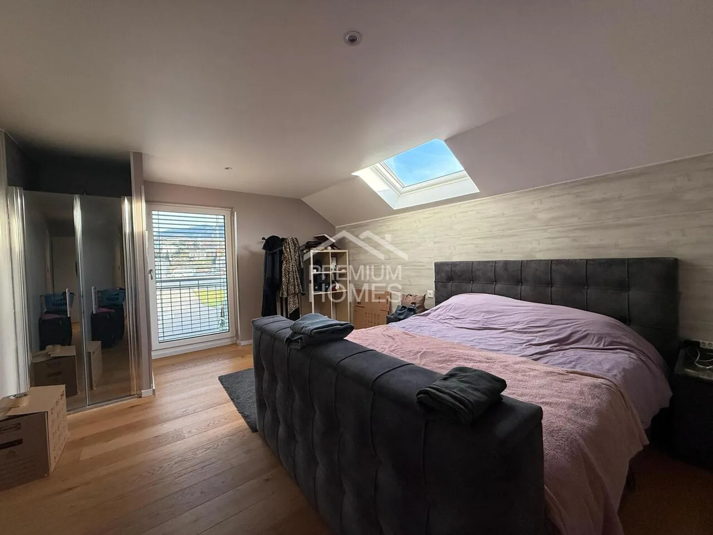 Newly renovated property with high-quality expansion - Photo 5 of 9