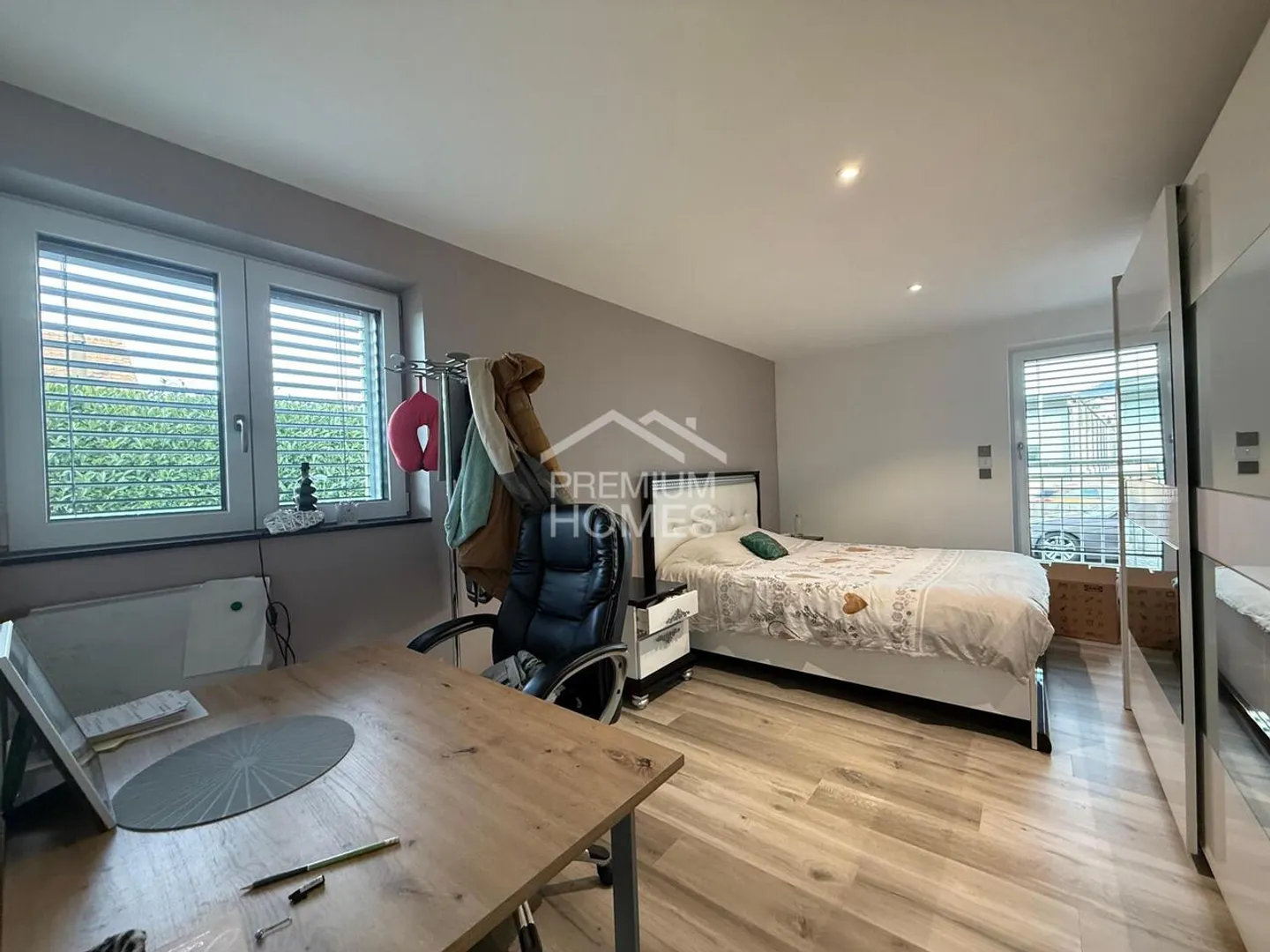 Newly renovated property with high-quality expansion - Photo 8 of 9