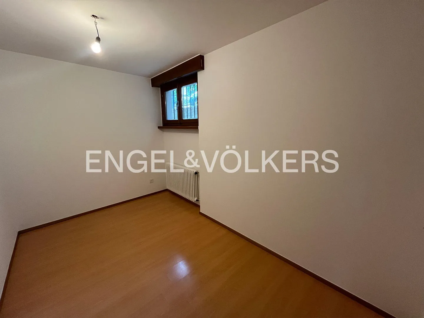 Beautiful House in Residential Area - Photo 10 of 12
