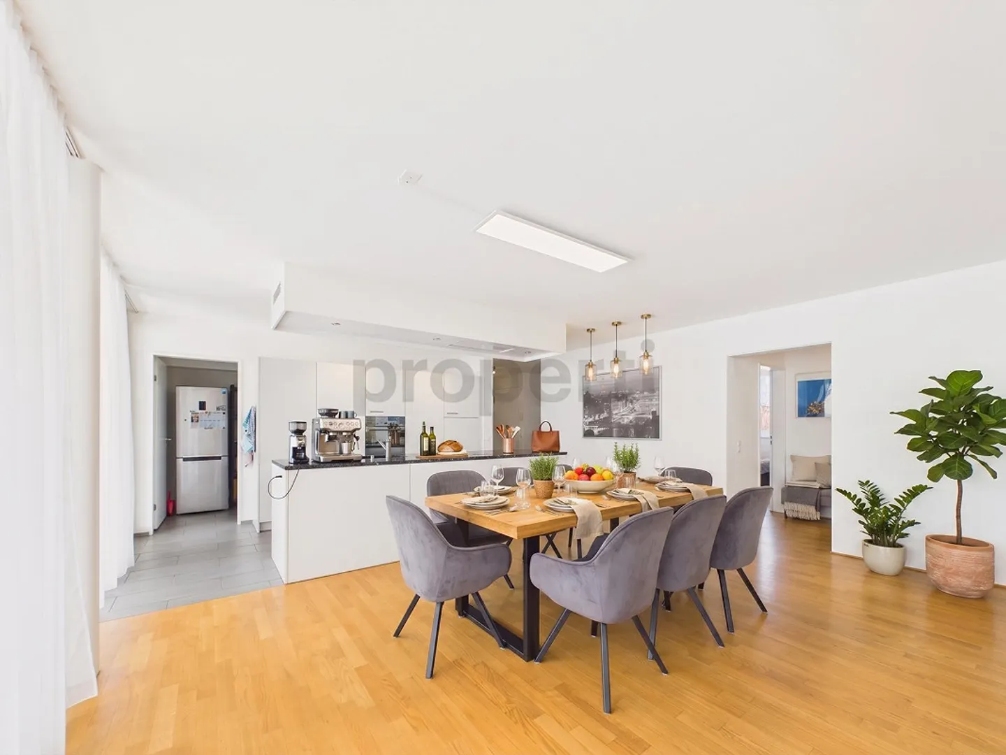 Appartement moderne avec grande terrasse - Photo 2 sur 10